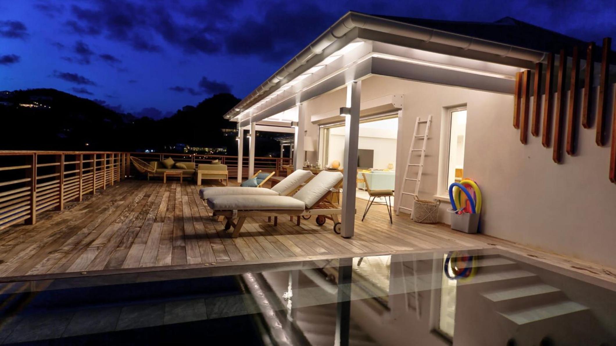 Breathtaking Villa with Unparalleled Sunset View