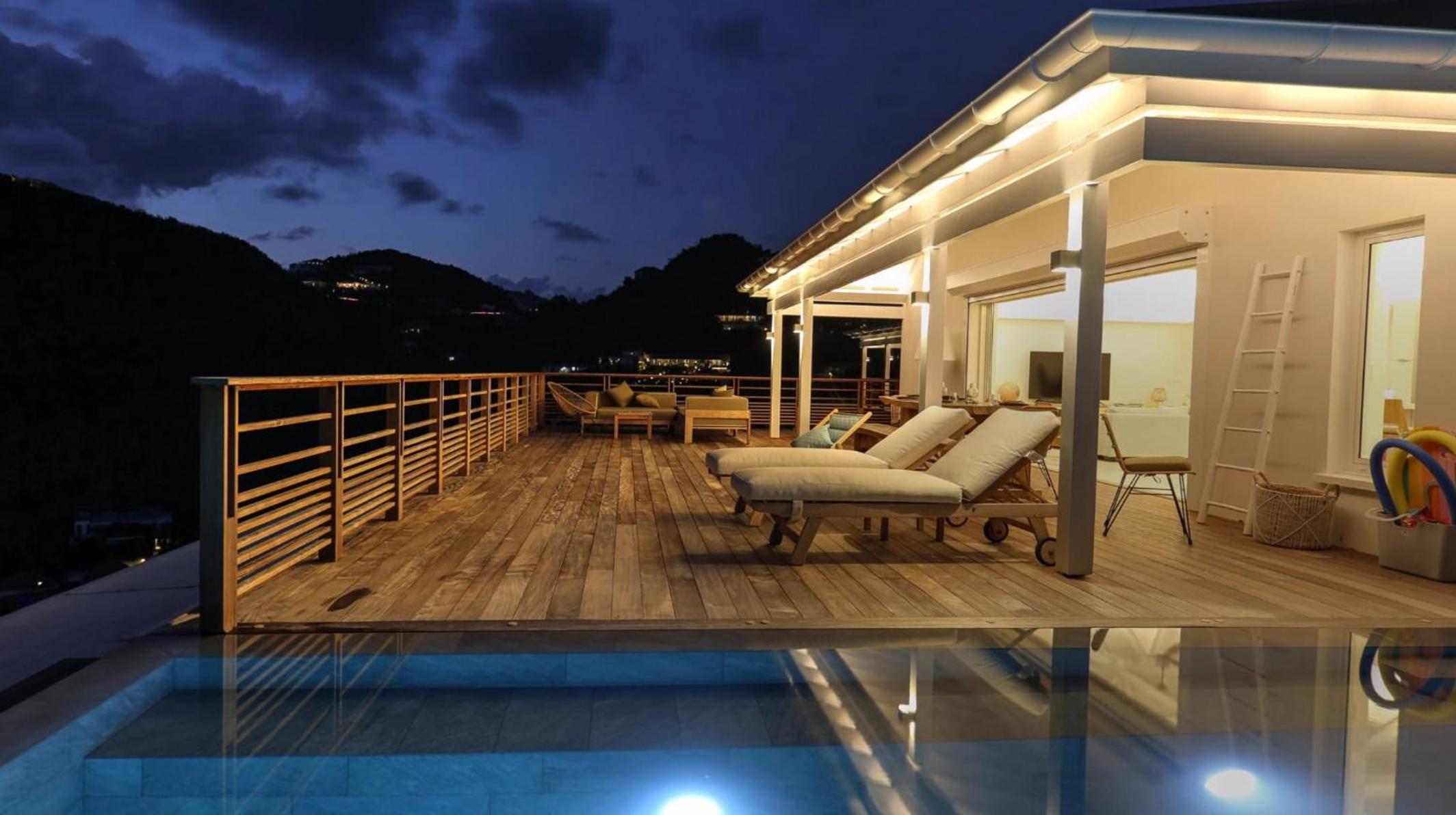 Breathtaking Villa with Unparalleled Sunset View