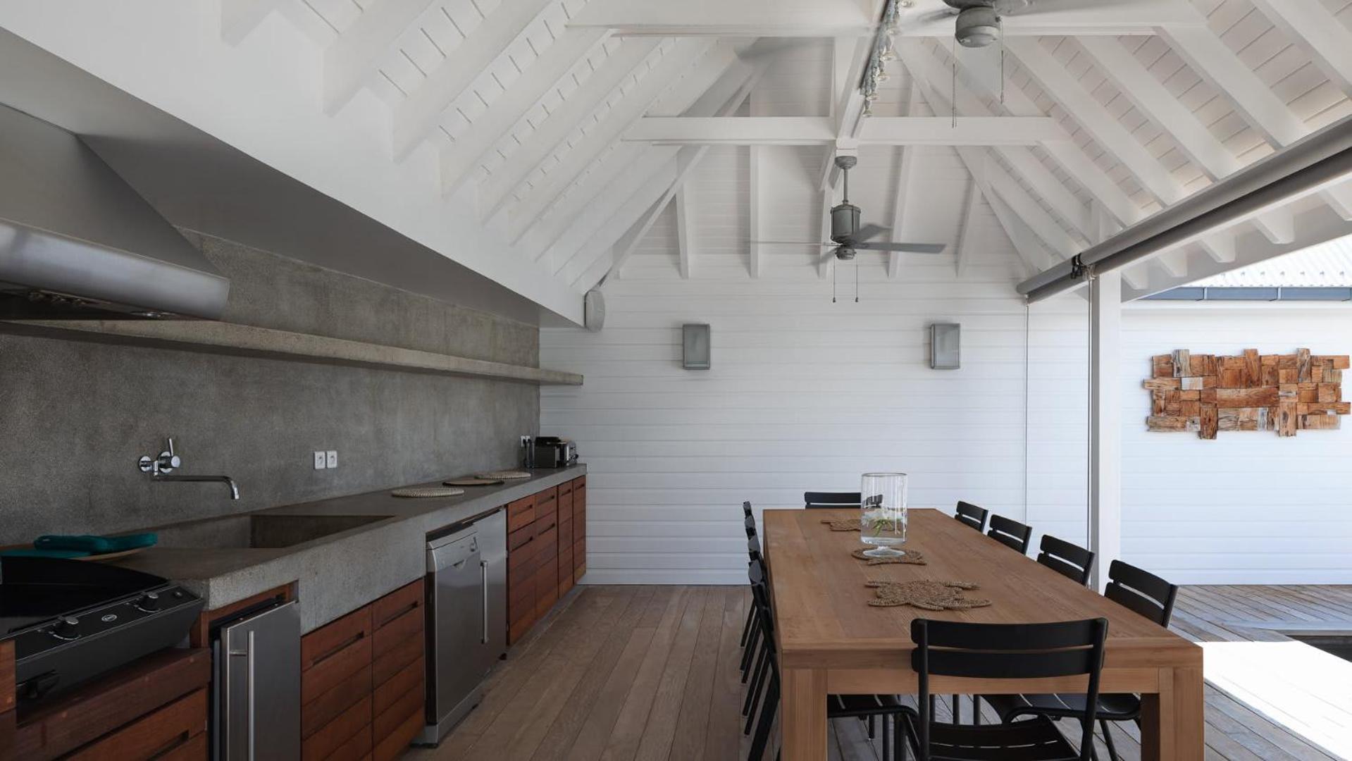 Villa Located in a Peaceful Environment