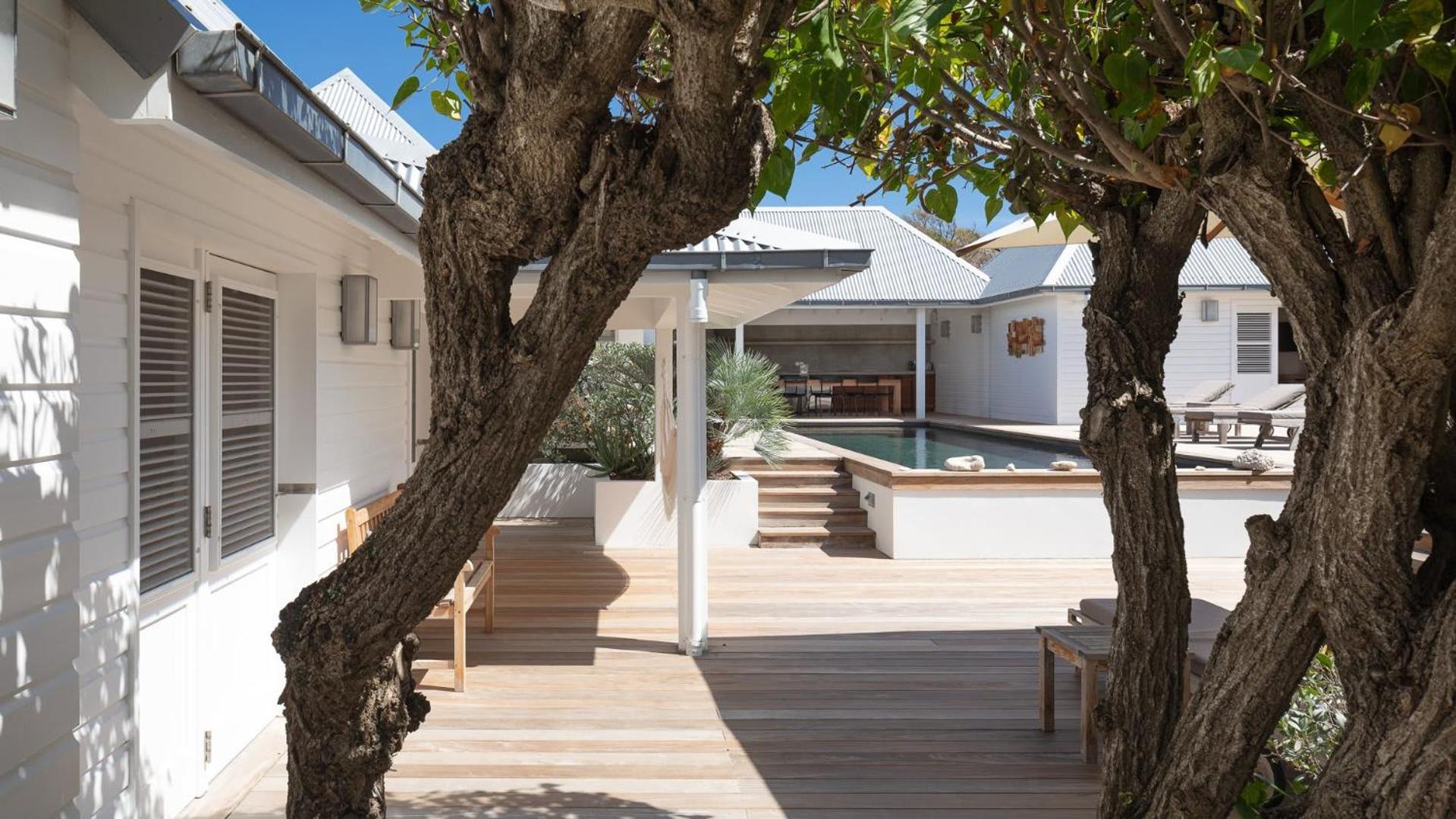 Villa Located in a Peaceful Environment