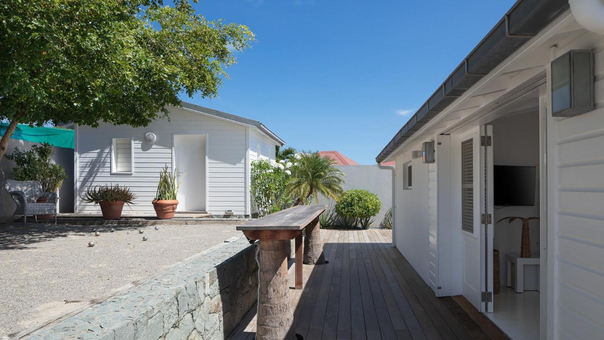 Villa Located in a Peaceful Environment