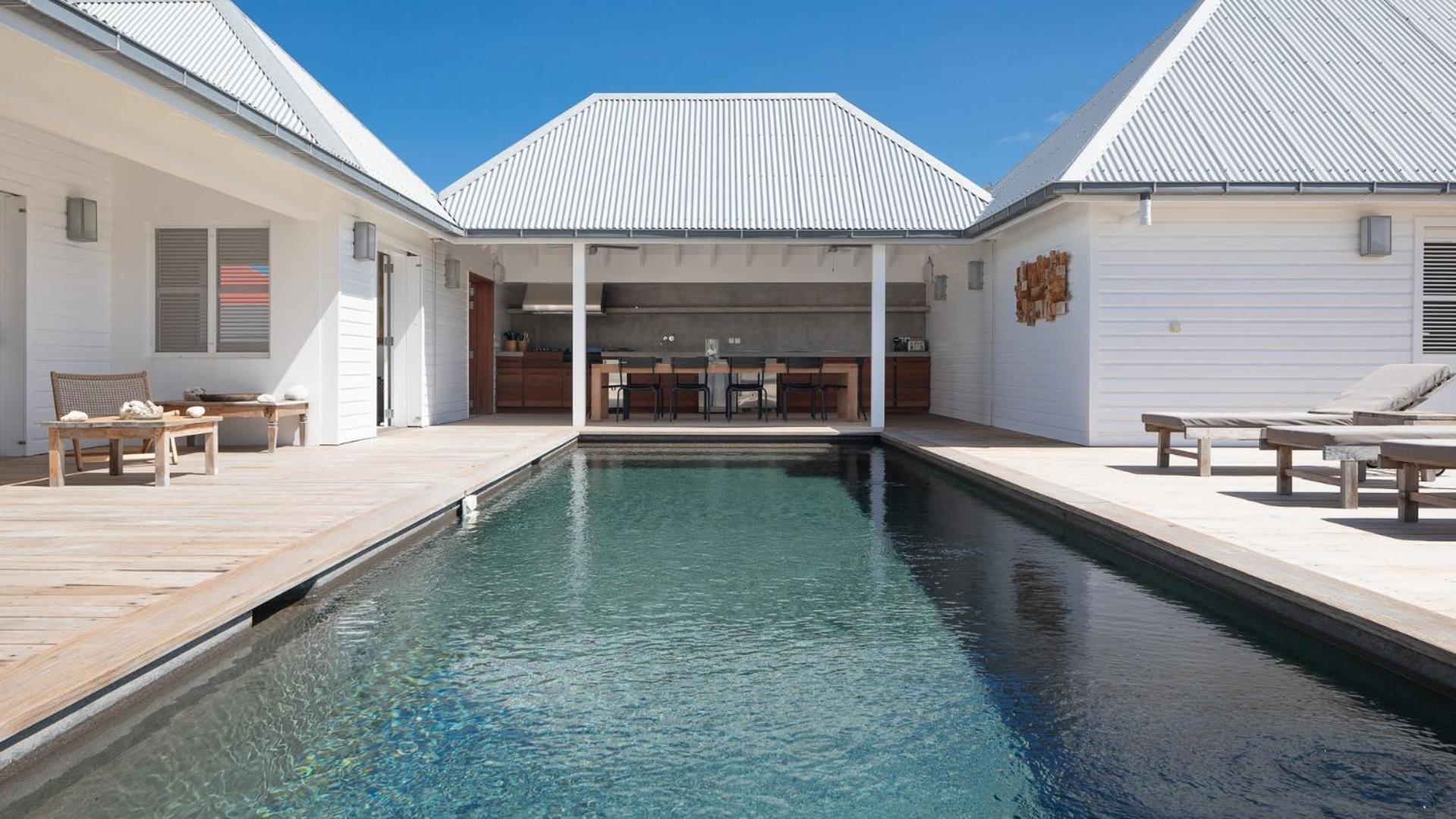 Villa Located in a Peaceful Environment