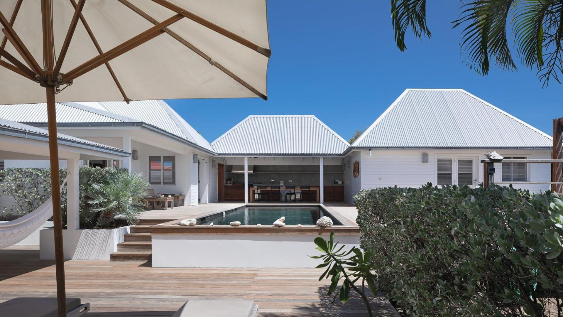 Villa Located in a Peaceful Environment
