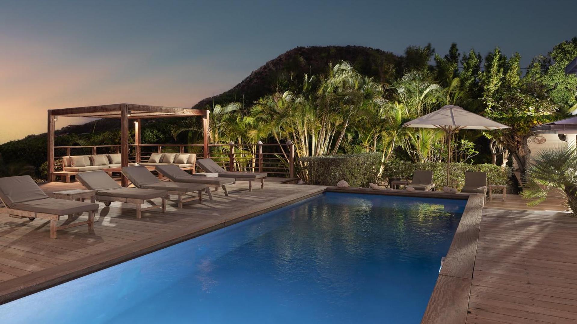Villa Located in a Peaceful Environment