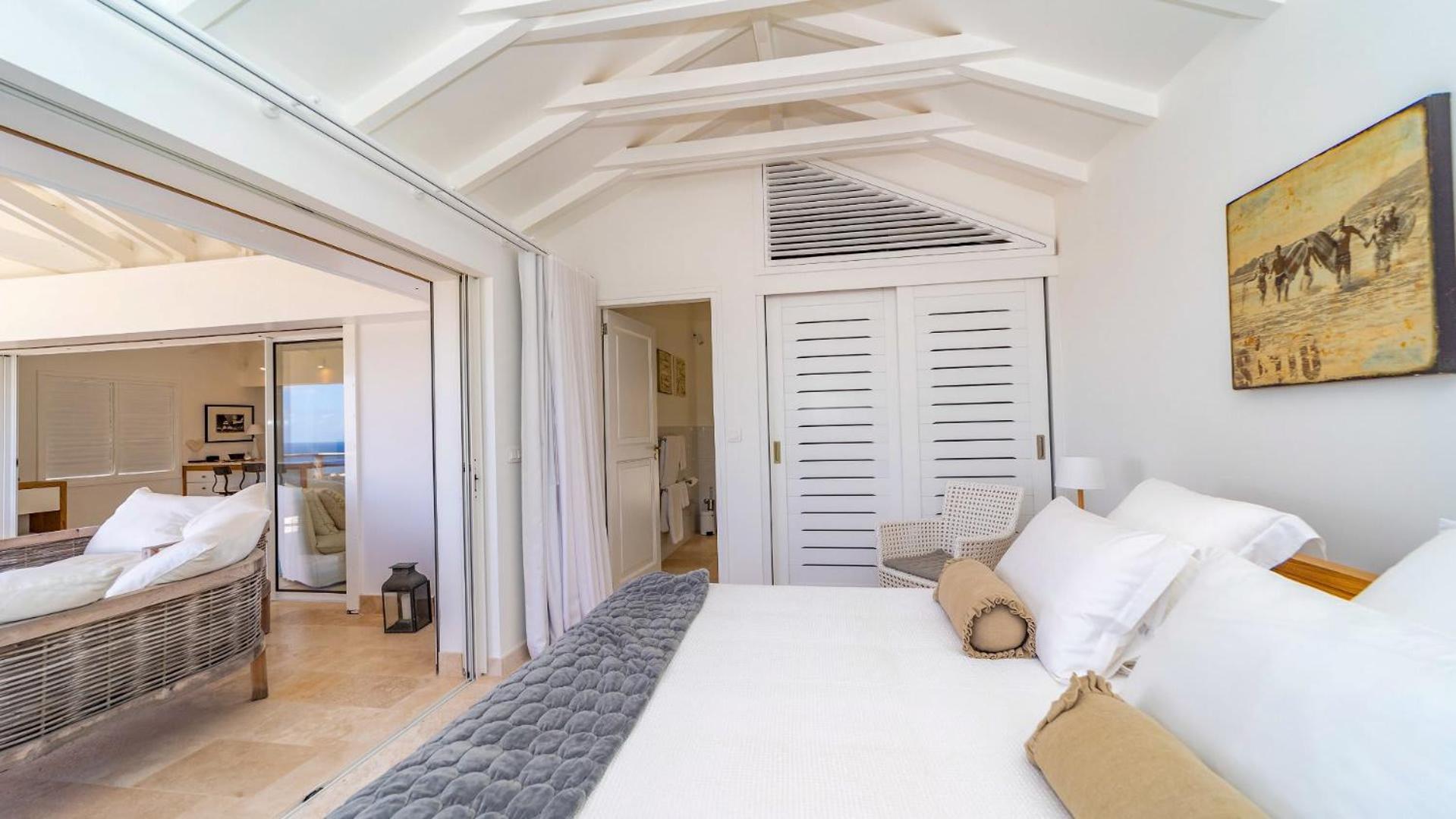Charming Villa with a Fantastic Ocean View
