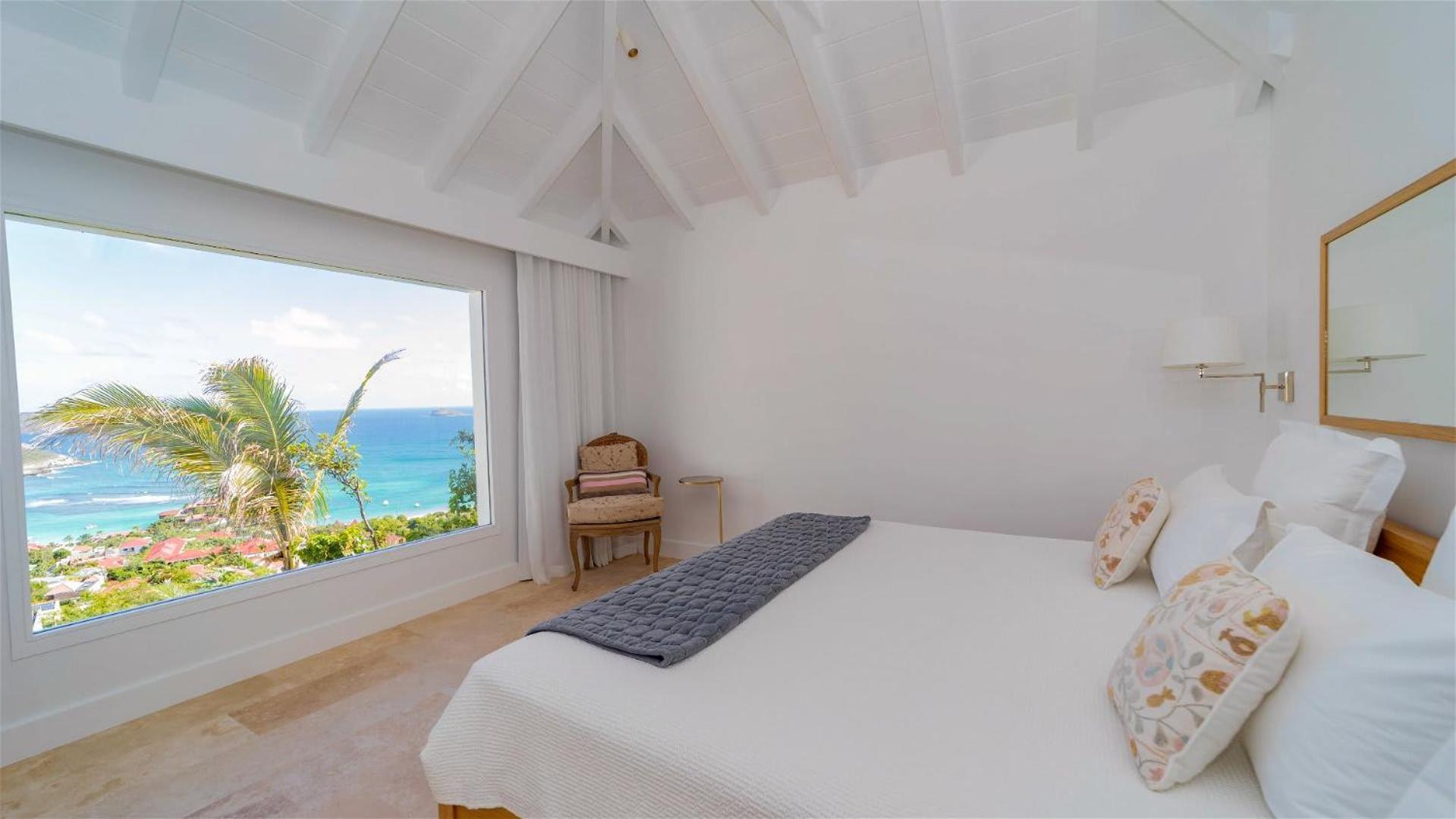 Charming Villa with a Fantastic Ocean View