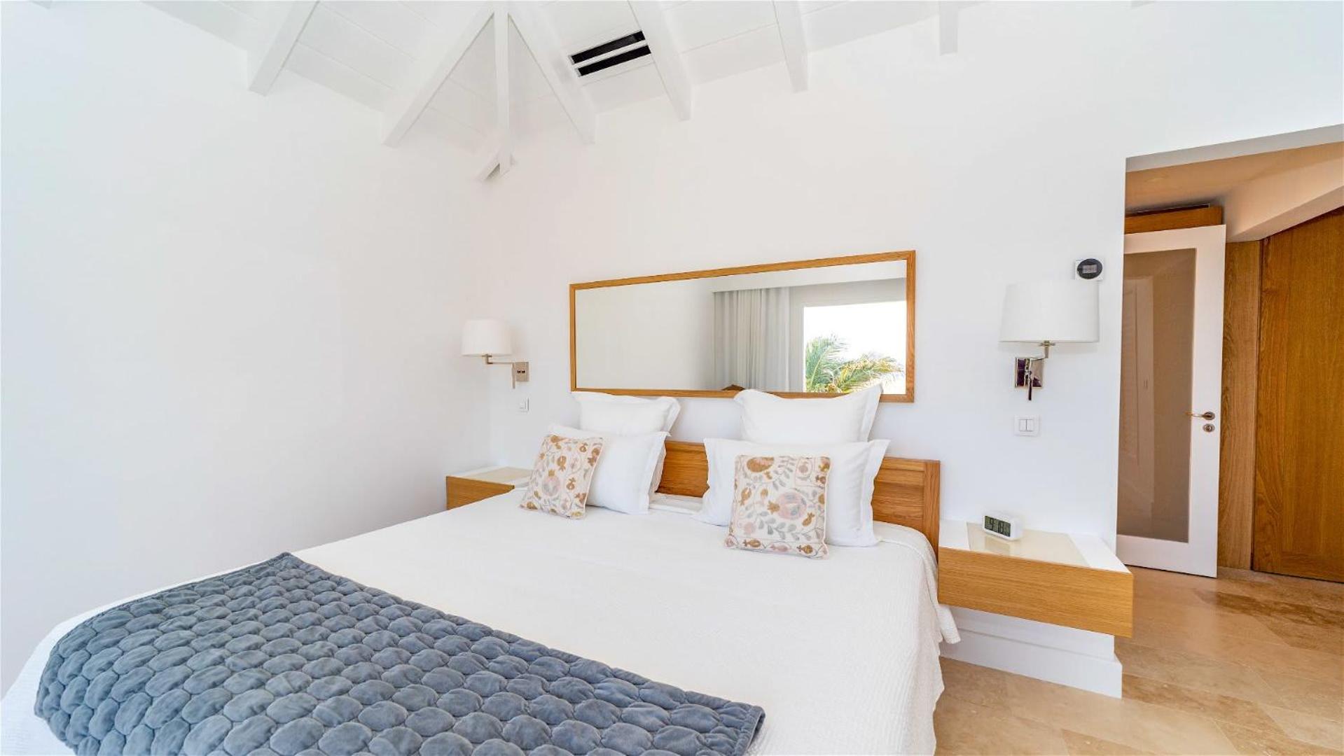 Charming Villa with a Fantastic Ocean View
