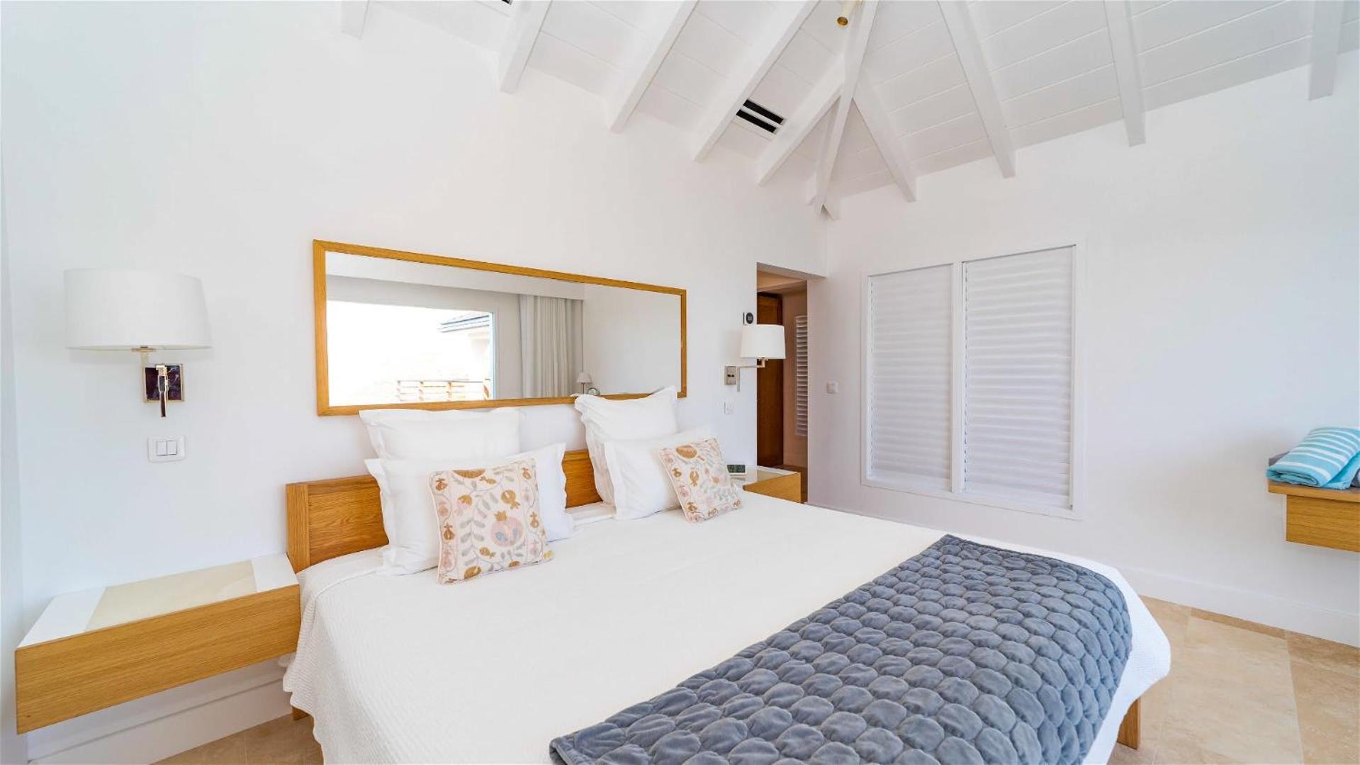 Charming Villa with a Fantastic Ocean View