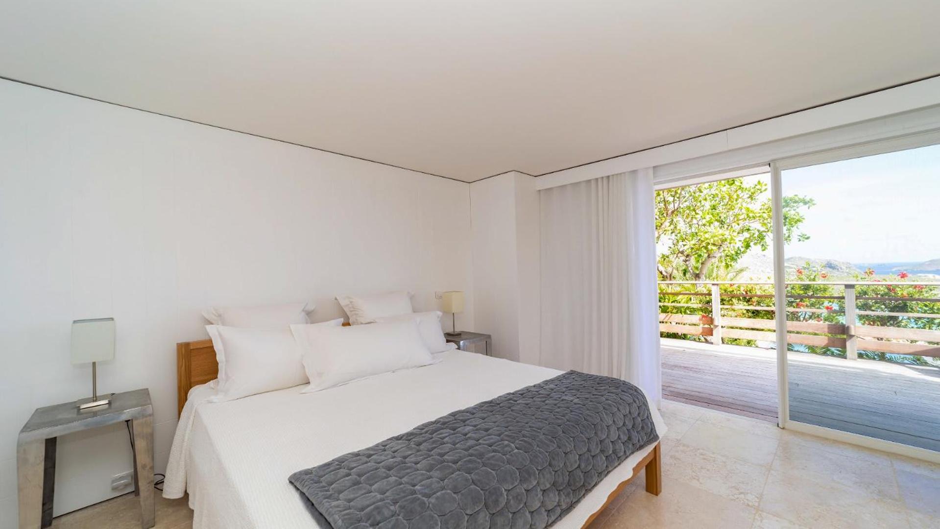 Charming Villa with a Fantastic Ocean View