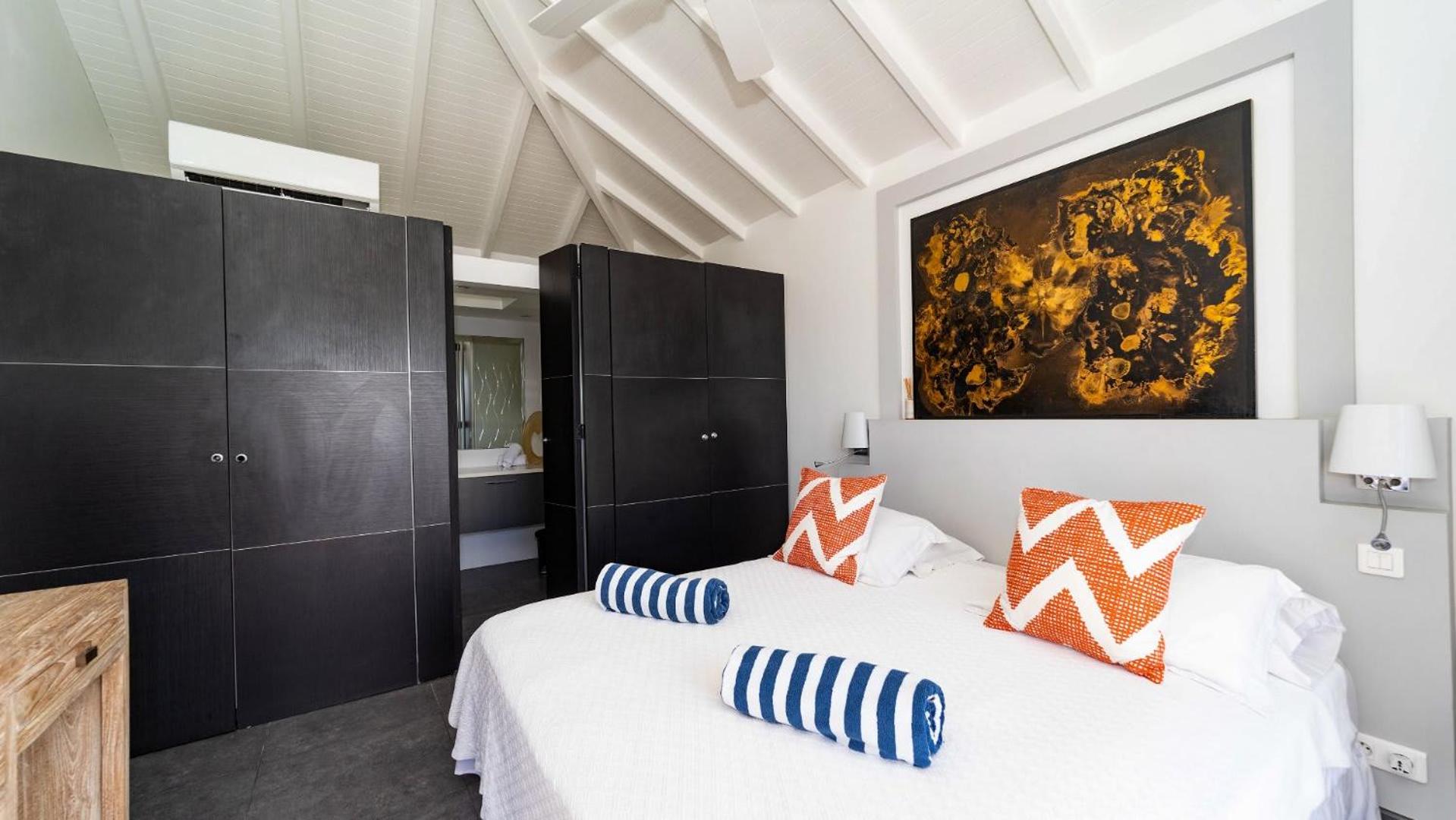 Spectacular Villa with Spacious Kitchen