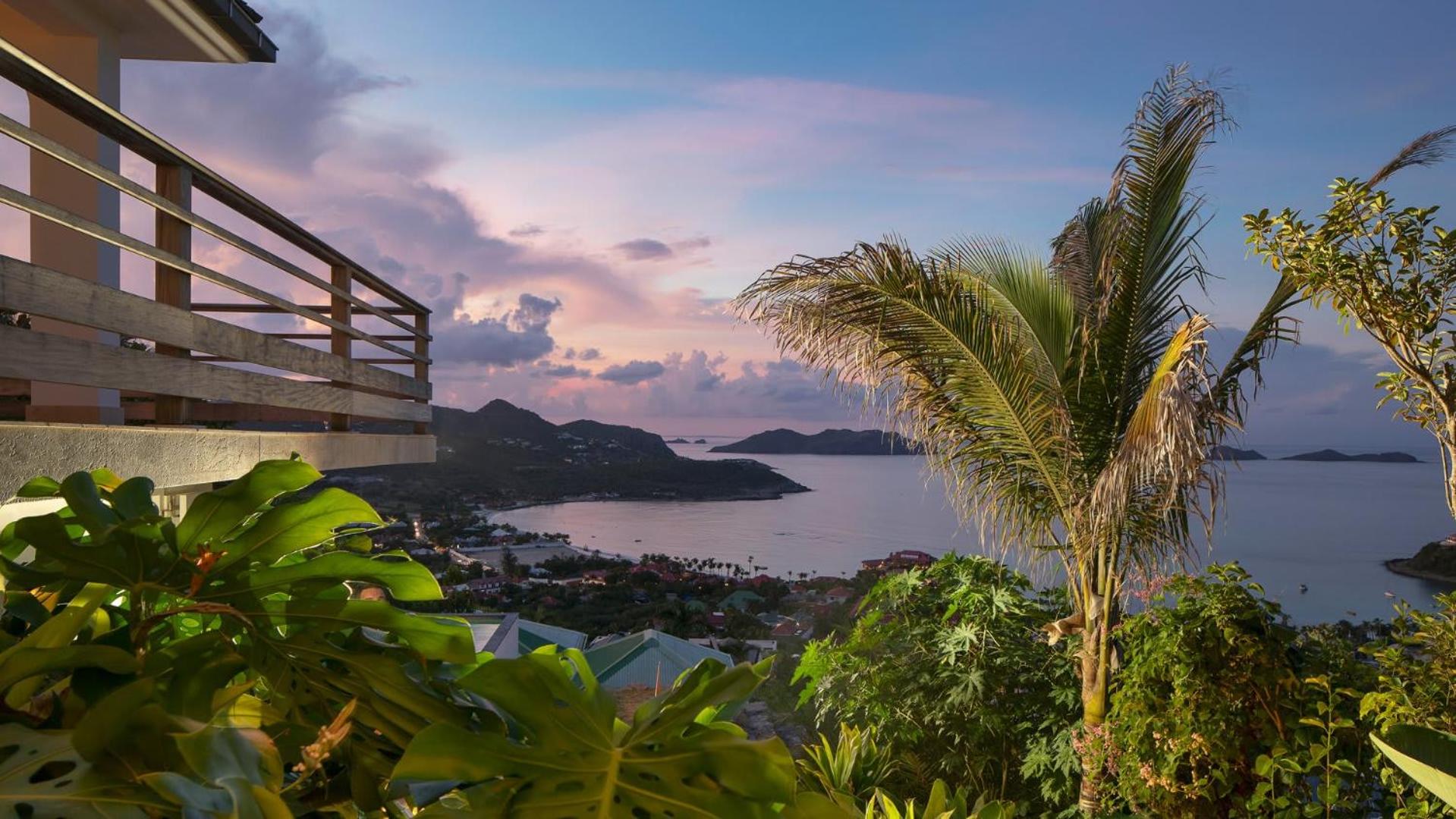 Charming Villa with a Fantastic Ocean View