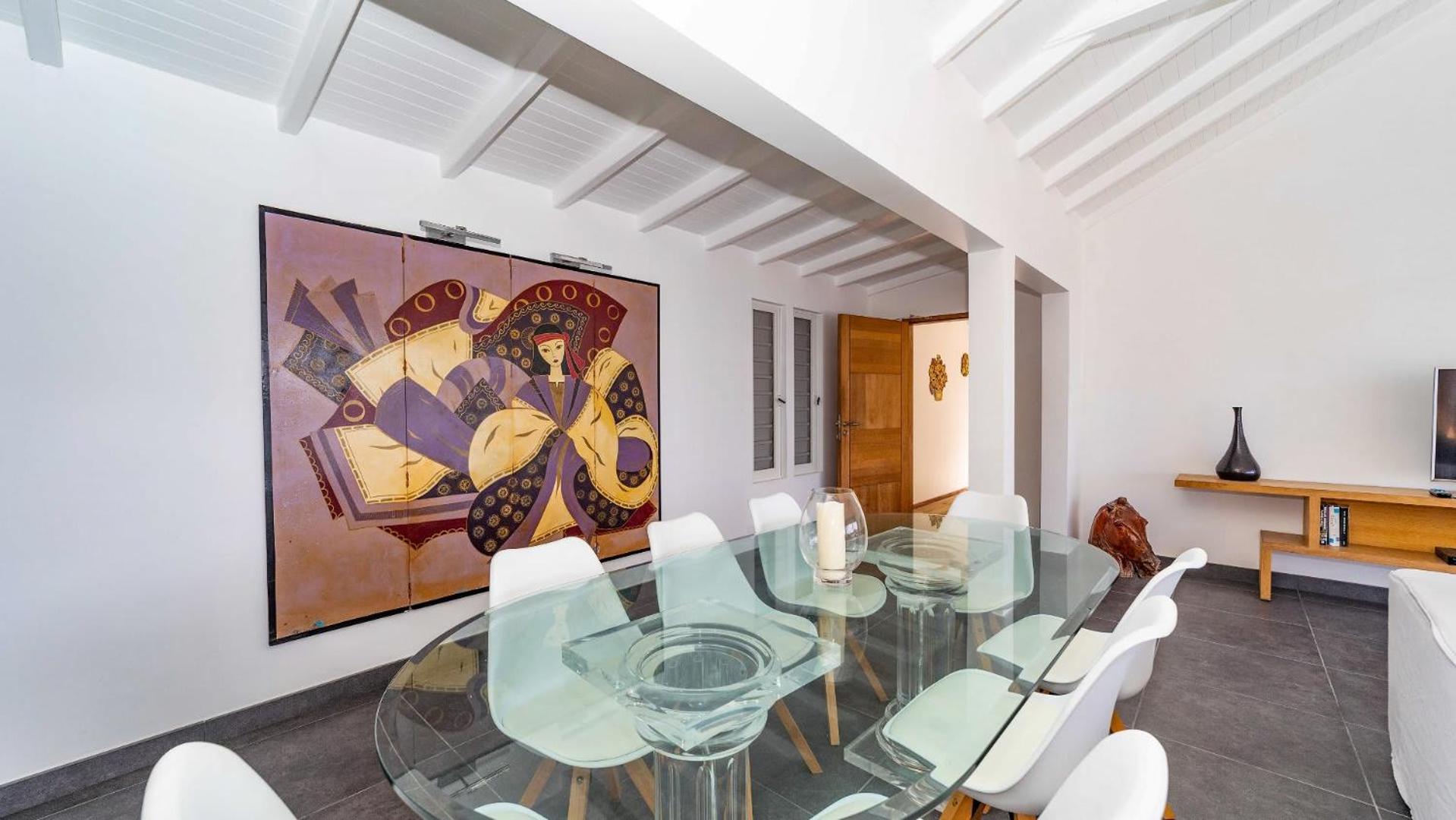 Spectacular Villa with Spacious Kitchen