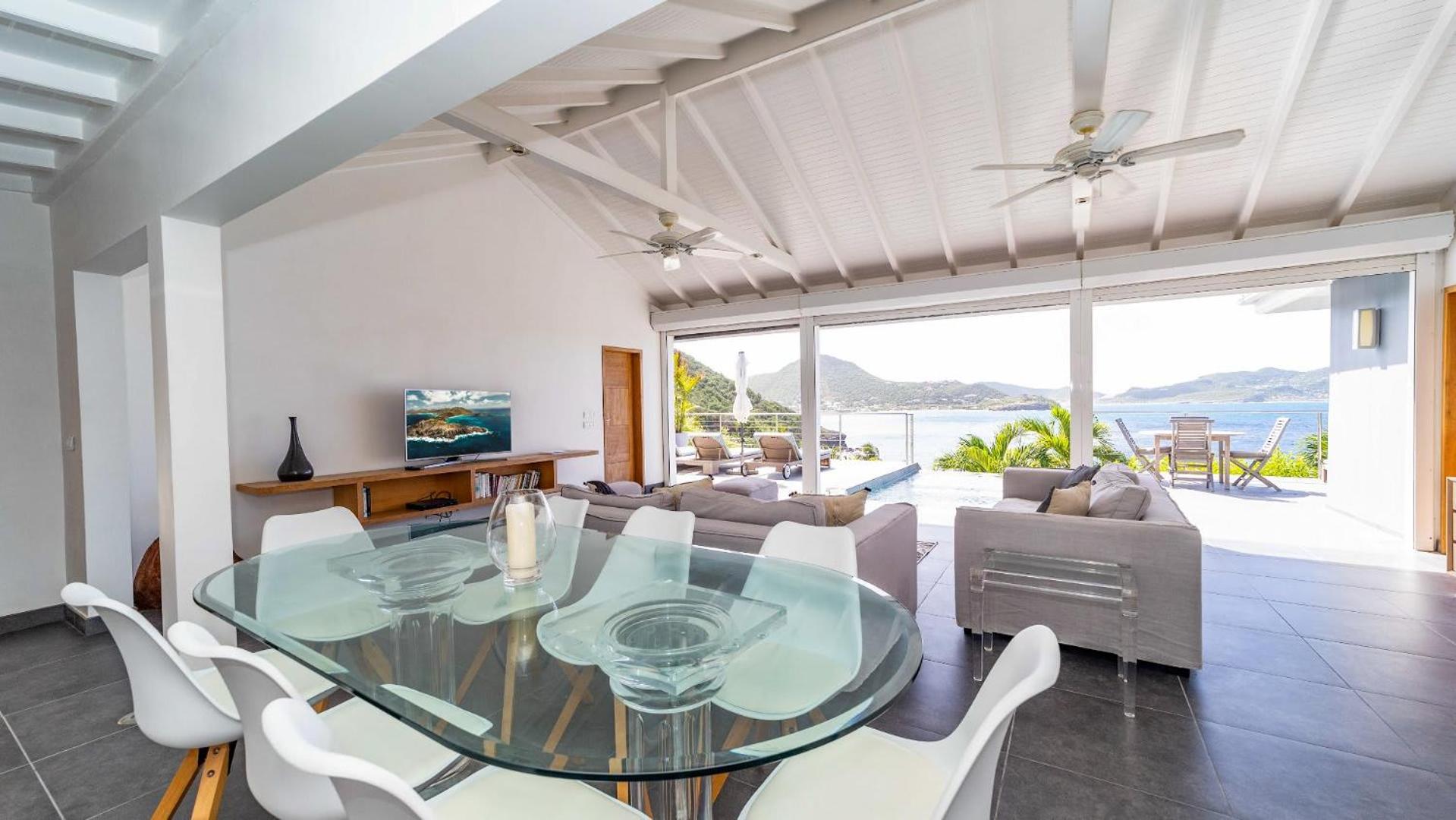 Spectacular Villa with Spacious Kitchen