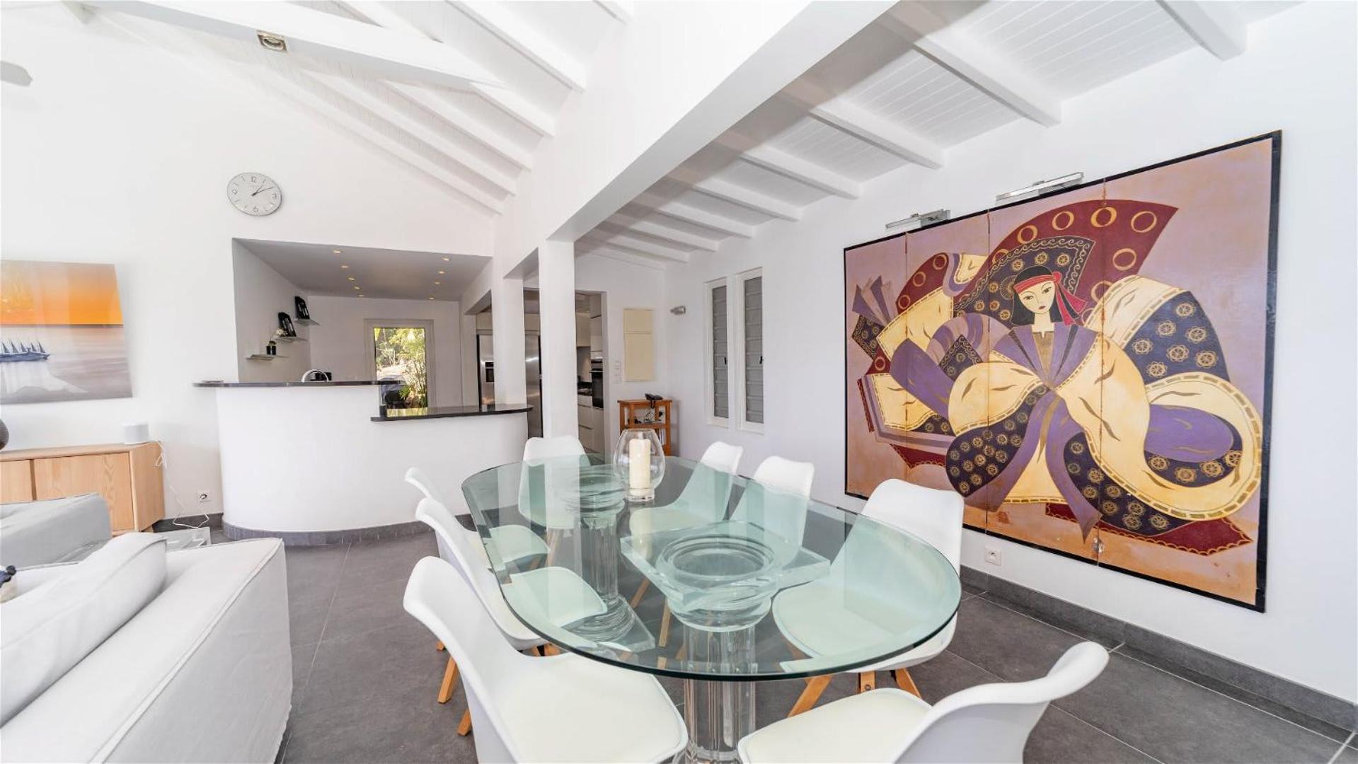 Spectacular Villa with Spacious Kitchen