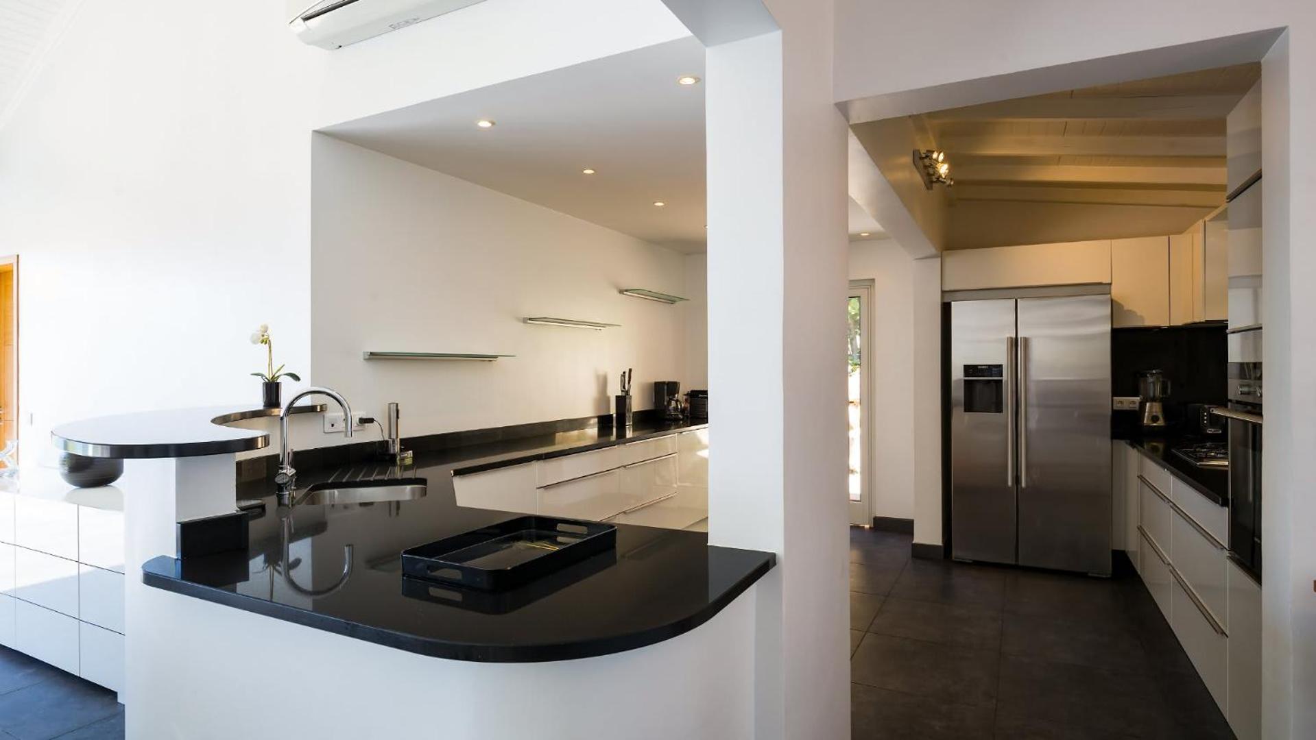 Spectacular Villa with Spacious Kitchen