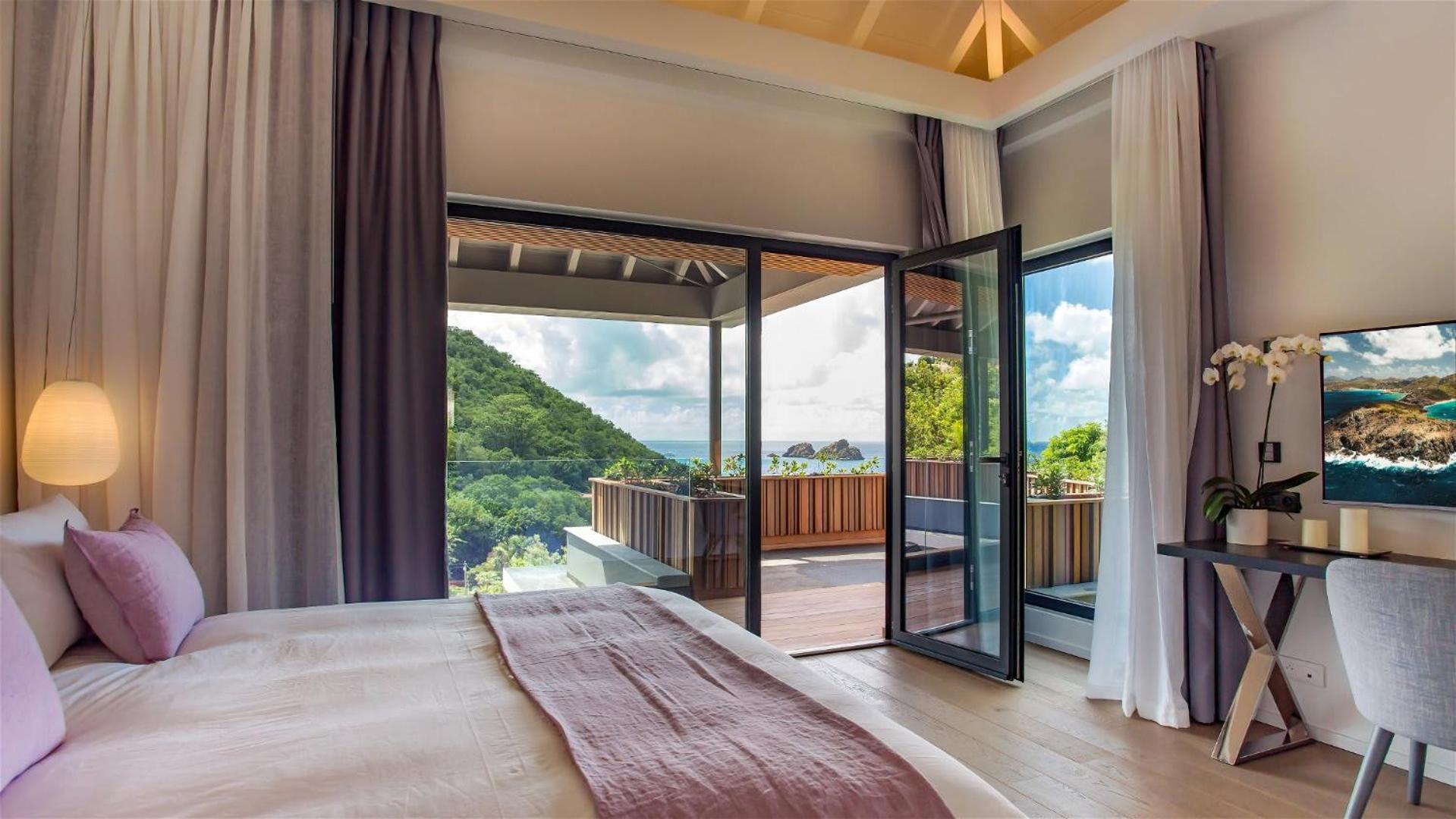 Villa Designed with Natural Elements
