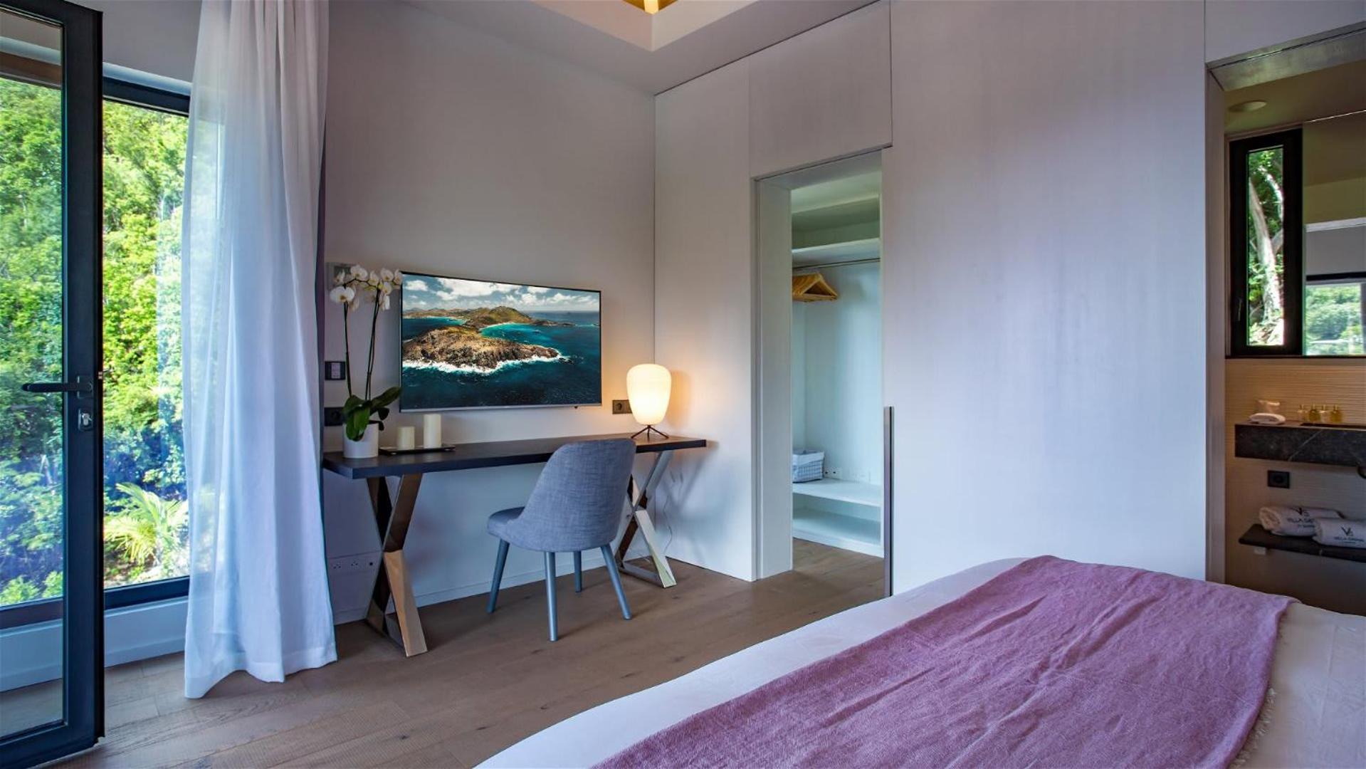 Villa Designed with Natural Elements