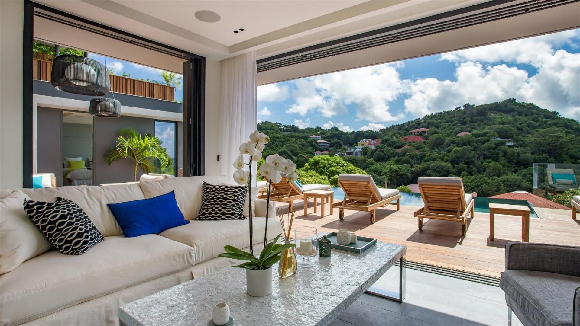 Villa Designed with Natural Elements