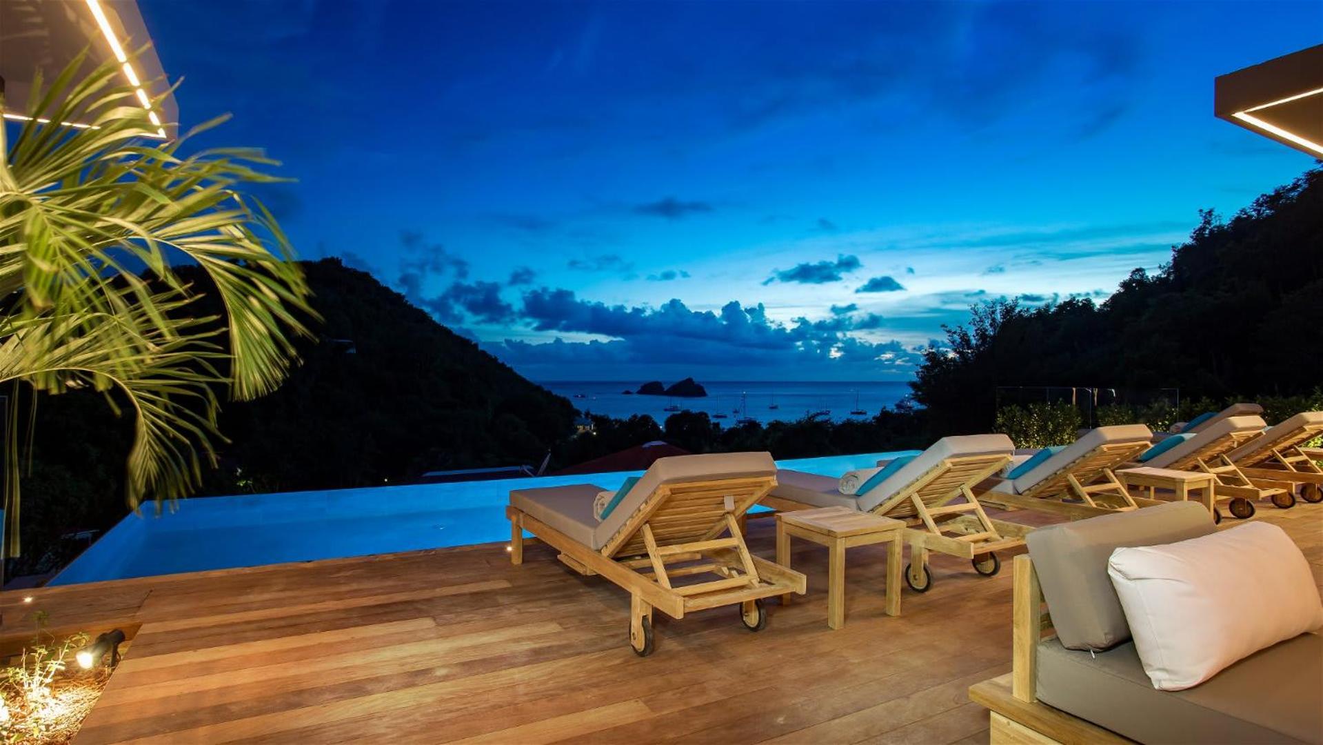 Villa Designed with Natural Elements