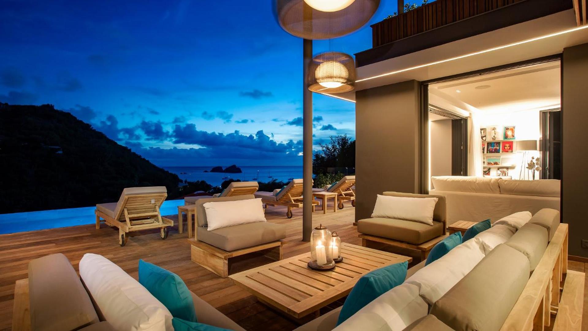 Villa Designed with Natural Elements