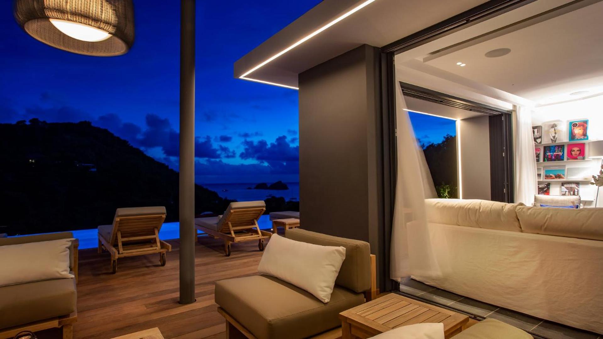 Villa Designed with Natural Elements