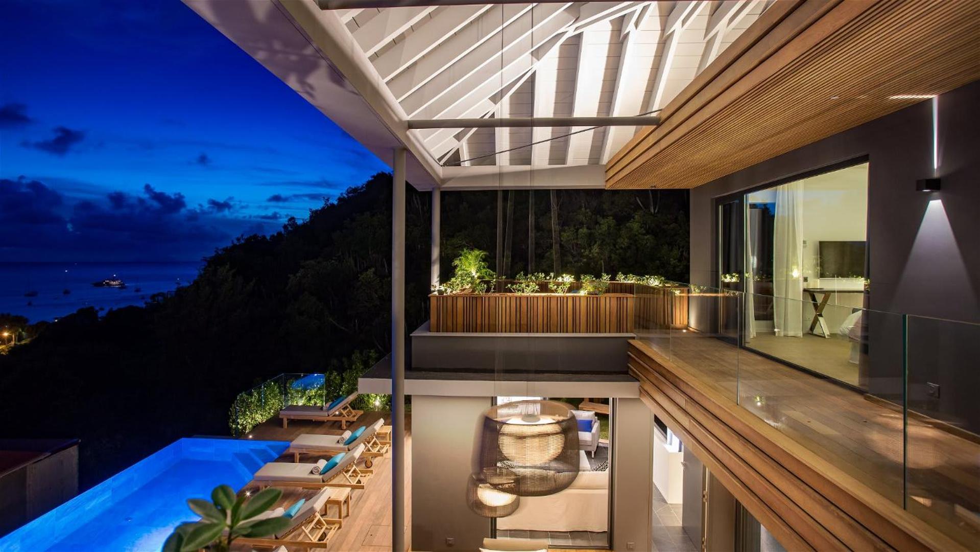 Villa Designed with Natural Elements
