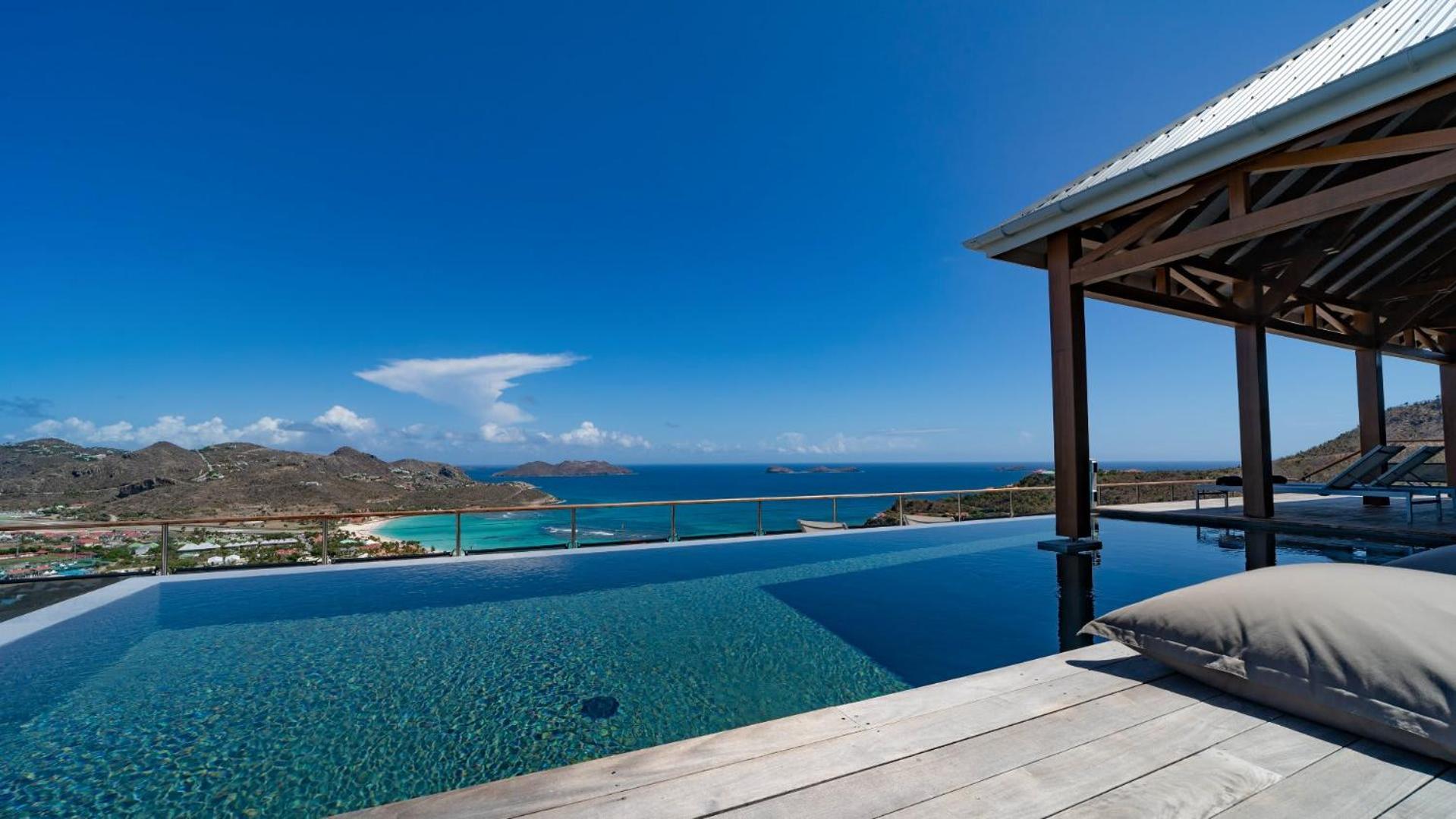 Villa Designed with Traditional Wooden Floors