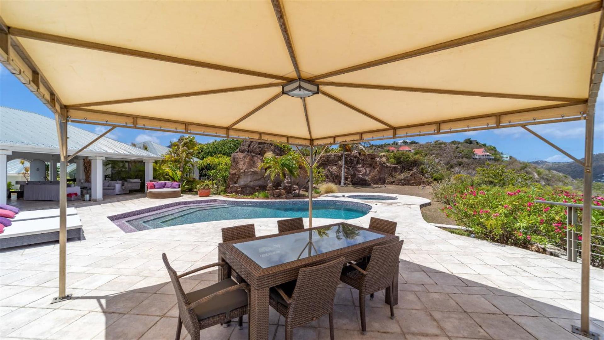 Ideally Located Bright Villa
