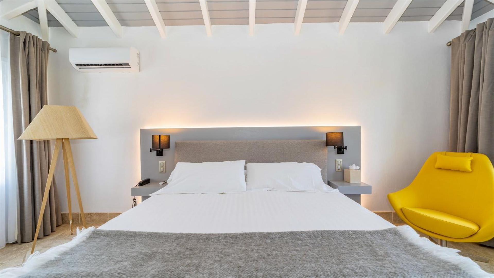 Ideally Located Bright Villa
