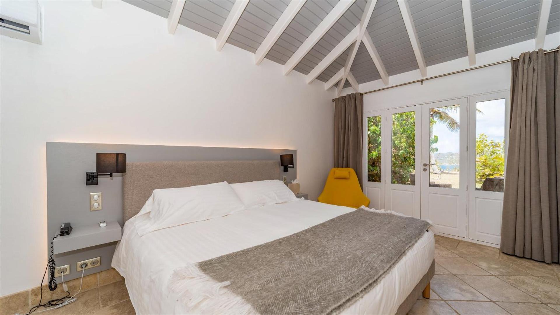 Ideally Located Bright Villa