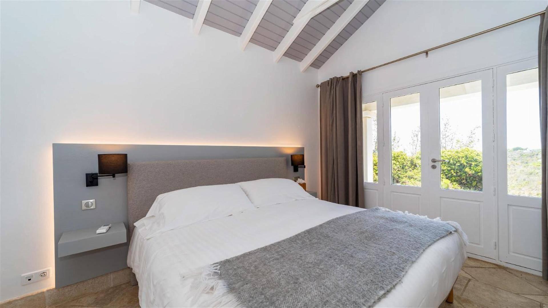 Ideally Located Bright Villa
