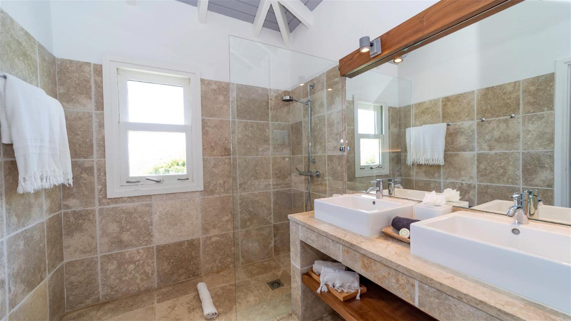 Ideally Located Bright Villa