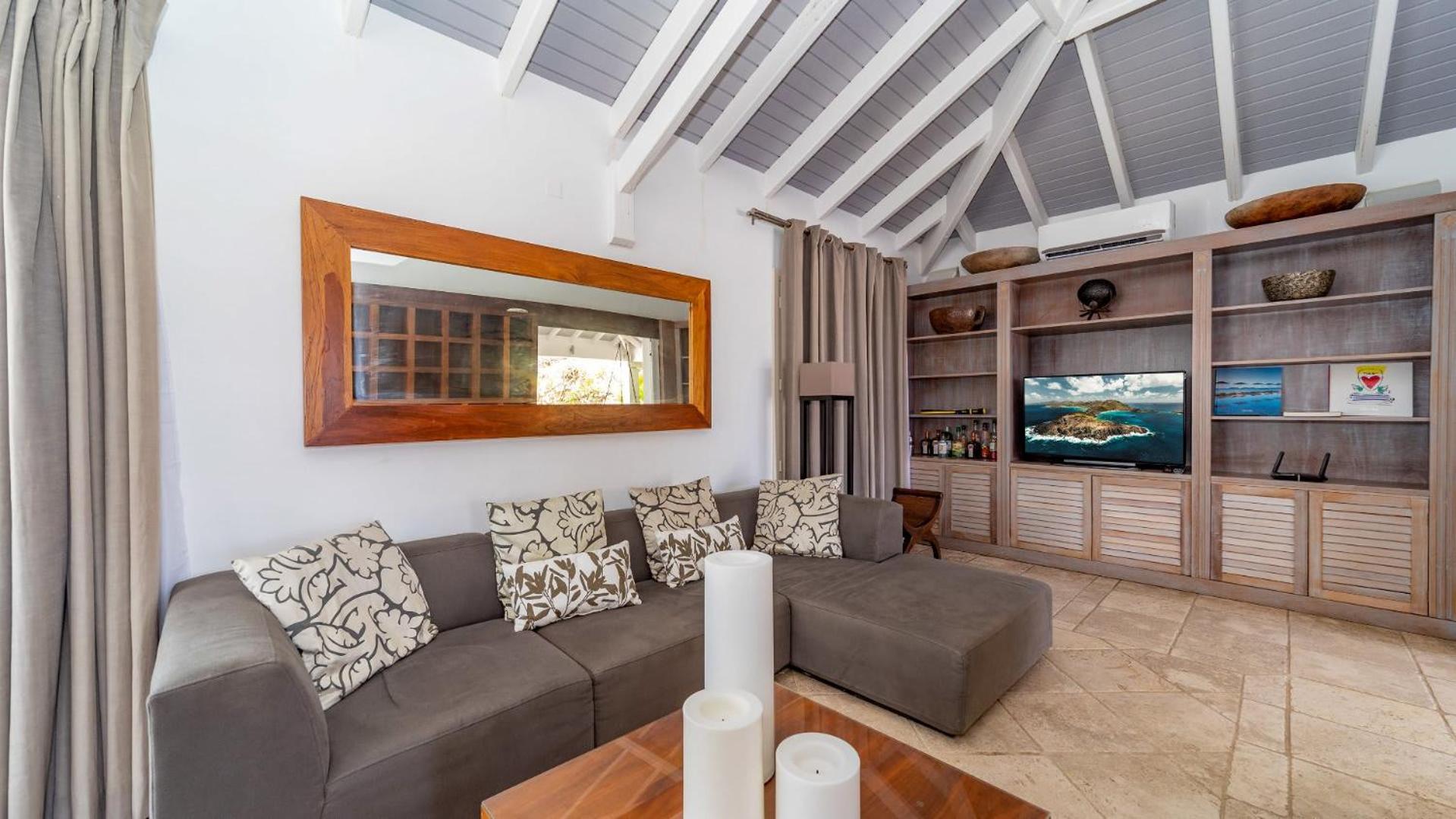 Ideally Located Bright Villa