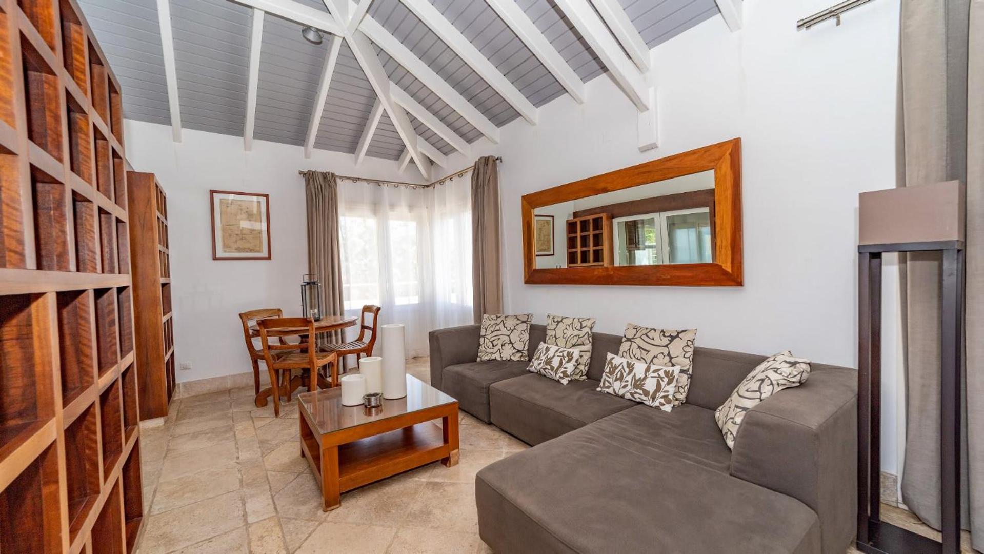 Ideally Located Bright Villa