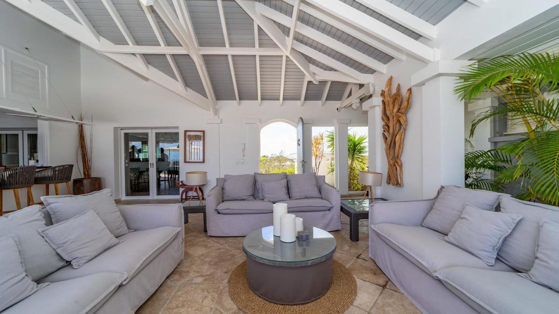 Ideally Located Bright Villa