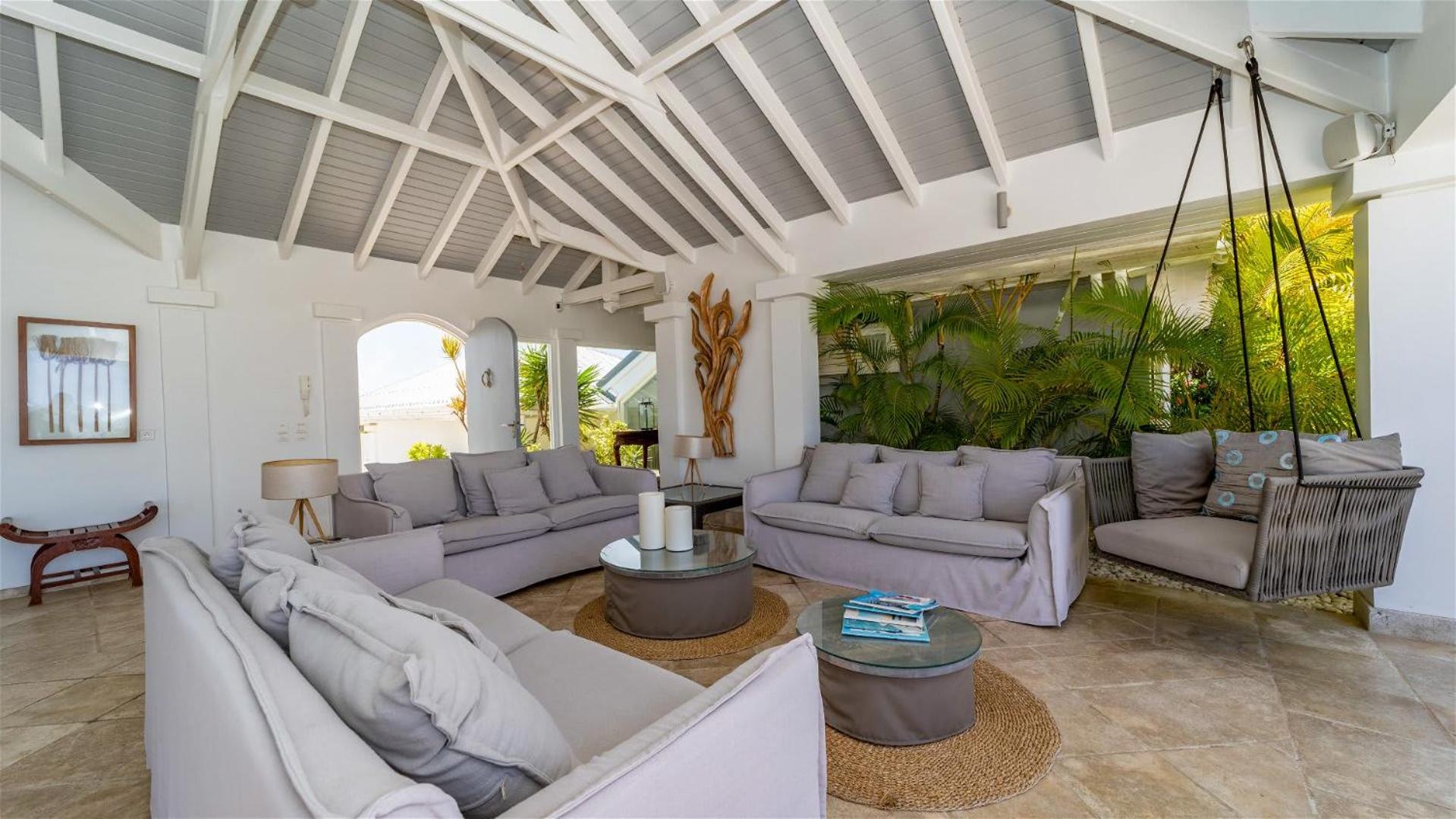 Ideally Located Bright Villa