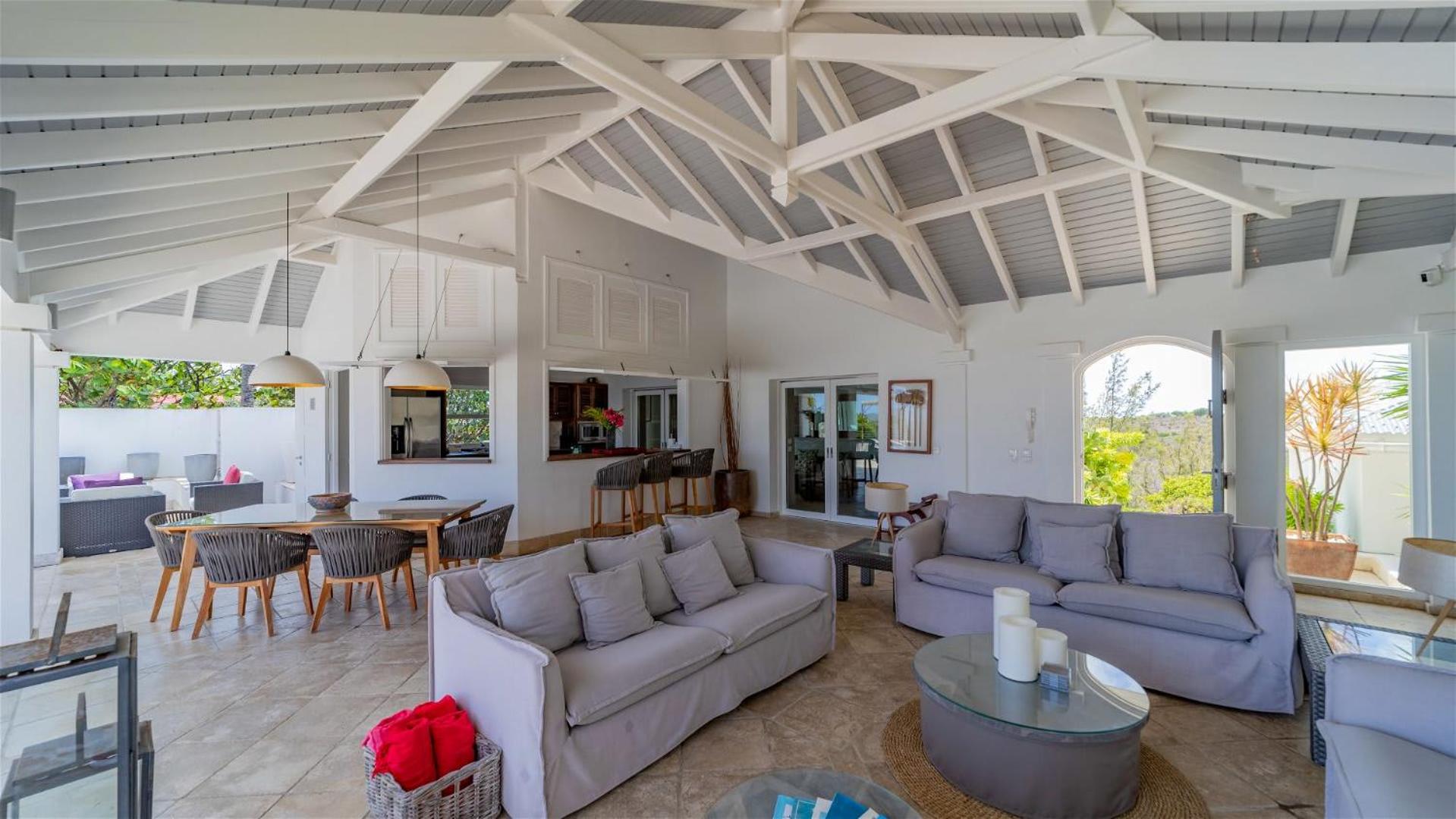 Ideally Located Bright Villa
