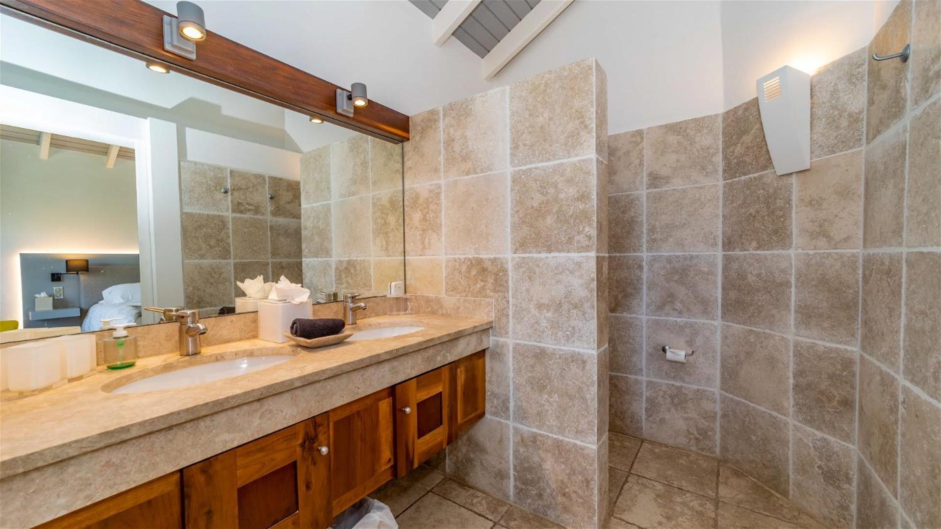 Ideally Located Bright Villa