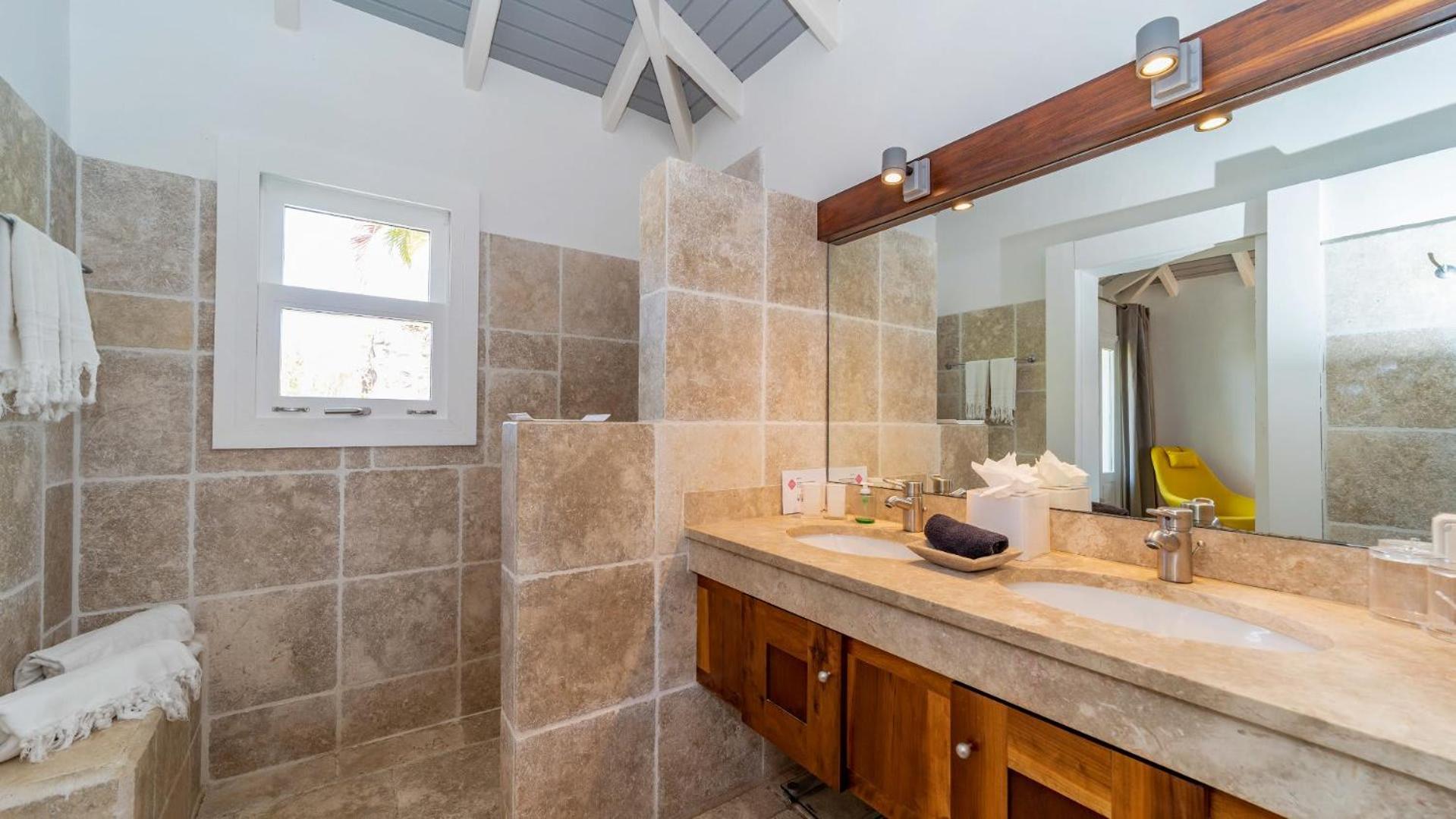 Ideally Located Bright Villa