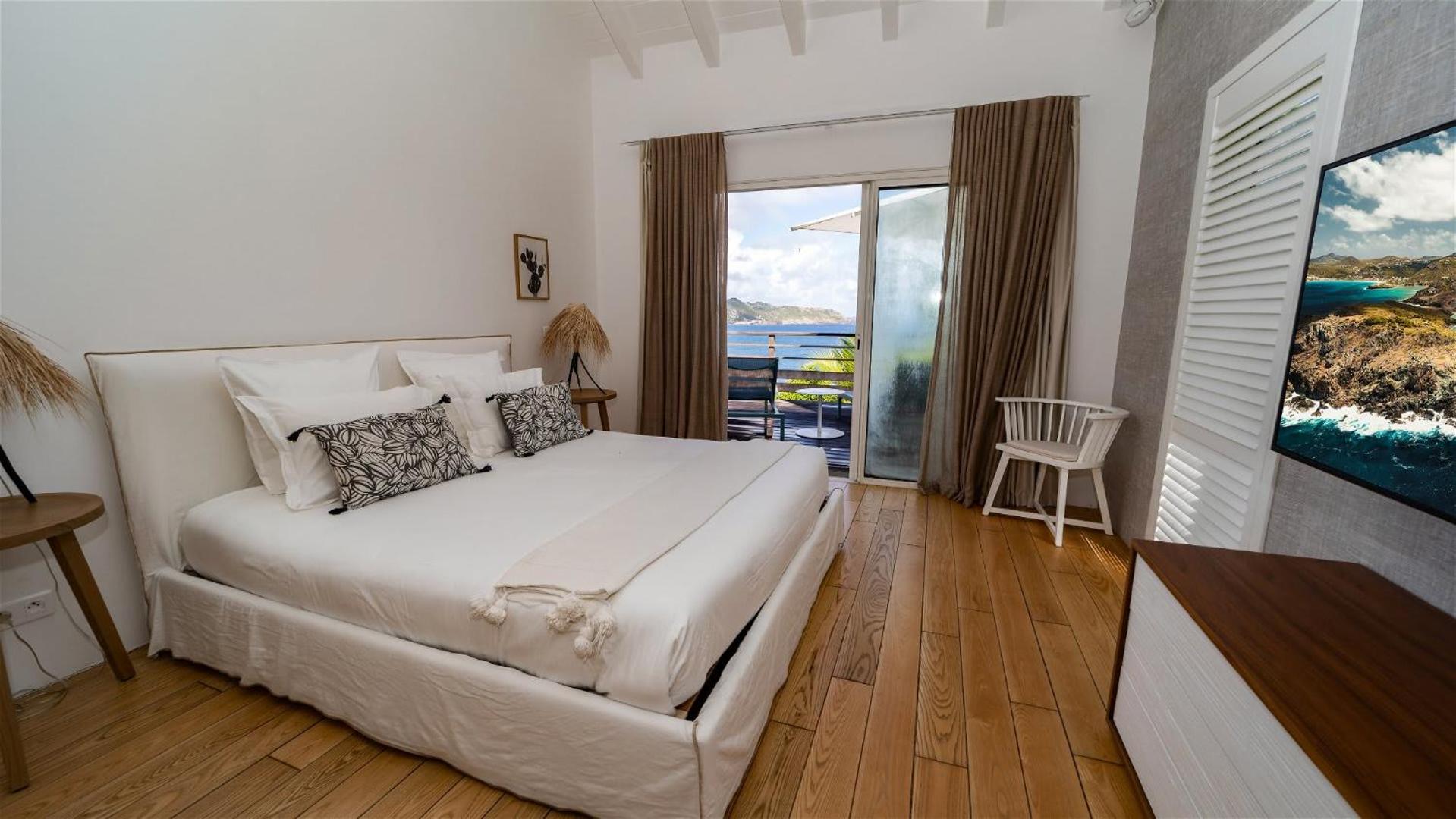 Warm villa furnished with refinement