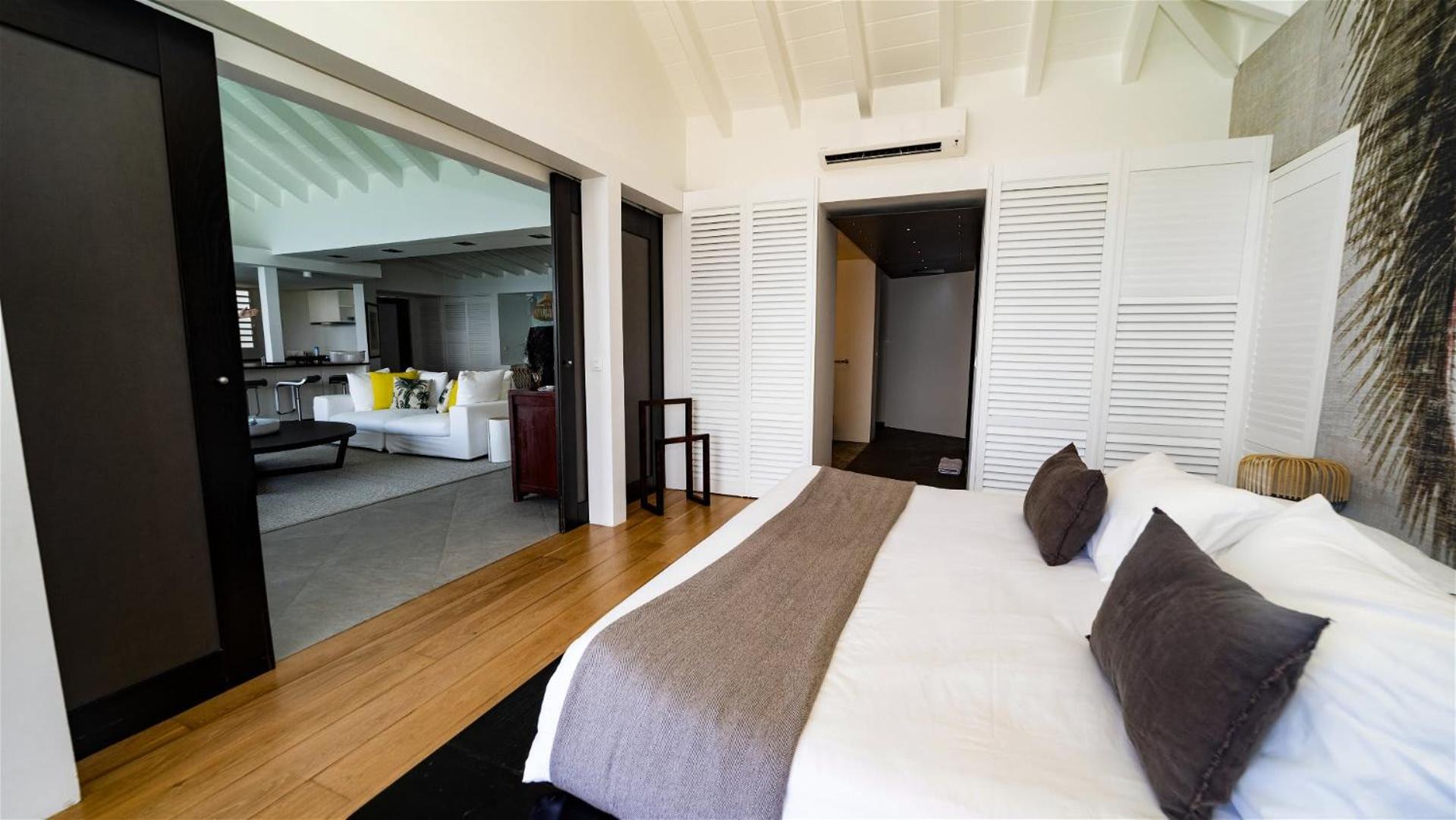 Warm villa furnished with refinement