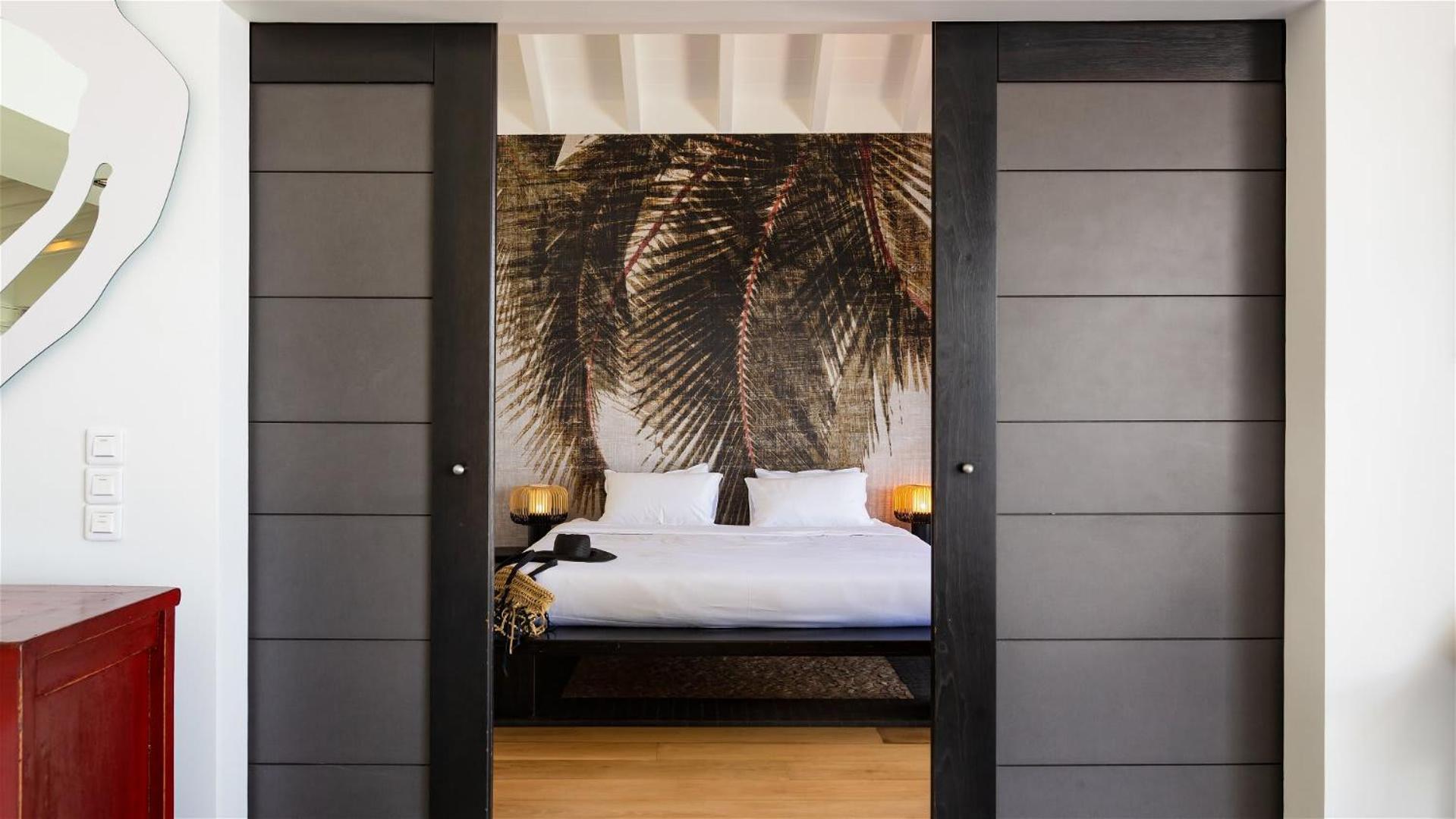 Warm villa furnished with refinement