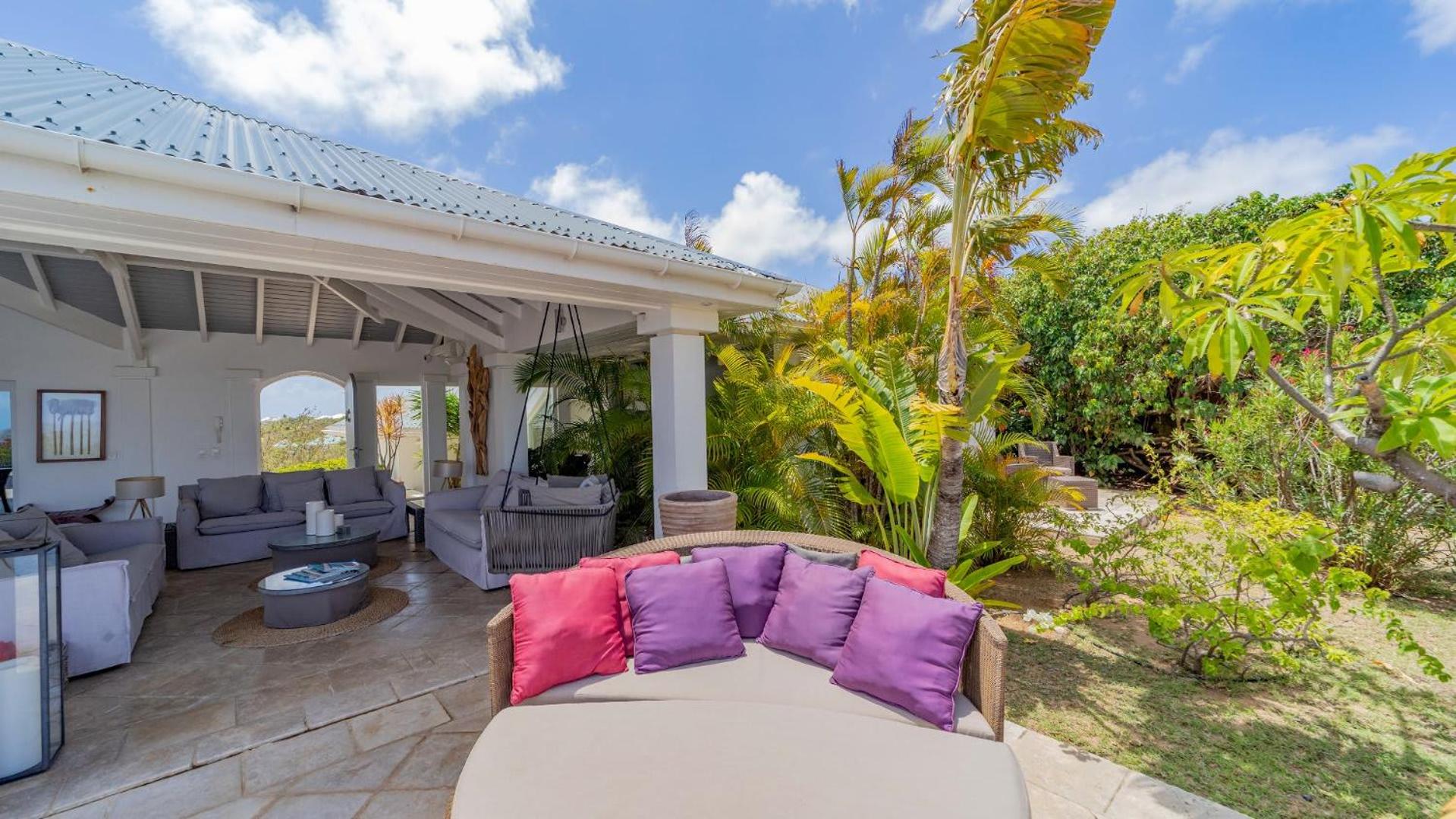 Ideally Located Bright Villa