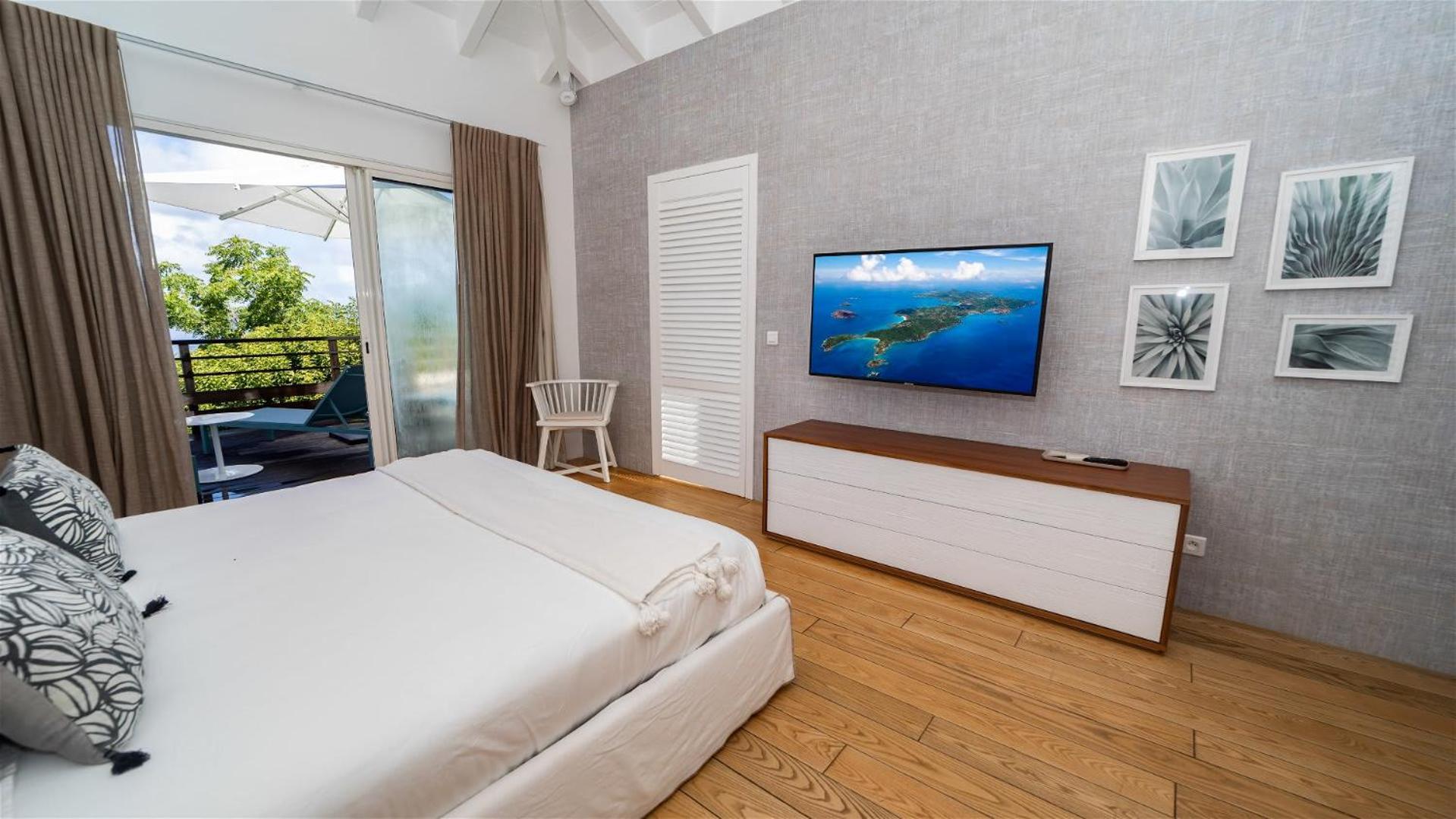 Warm villa furnished with refinement