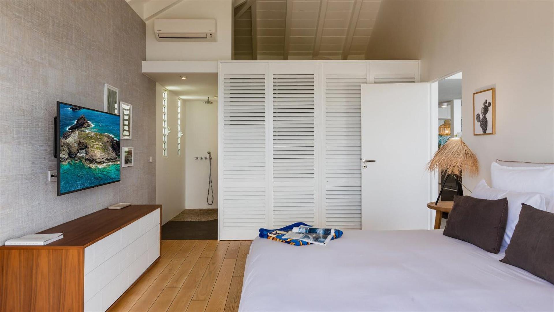 Warm villa furnished with refinement