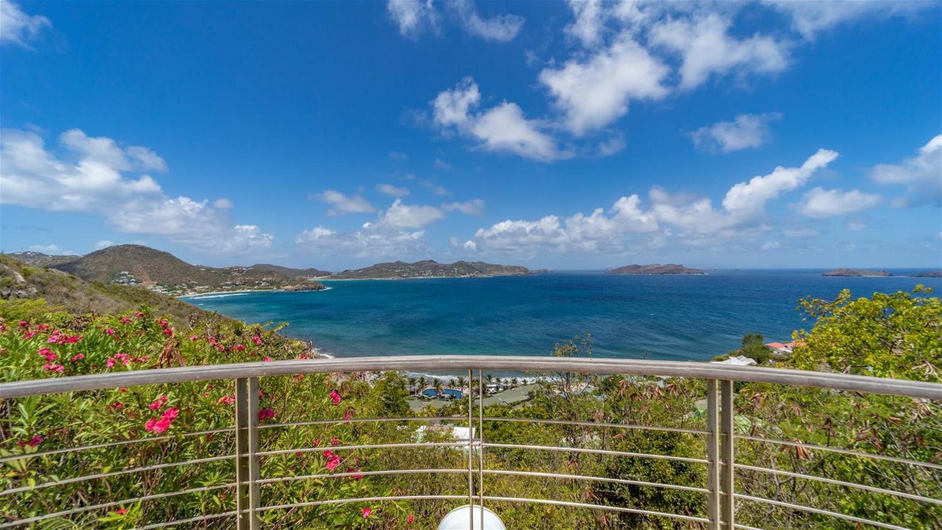 Ideally Located Bright Villa