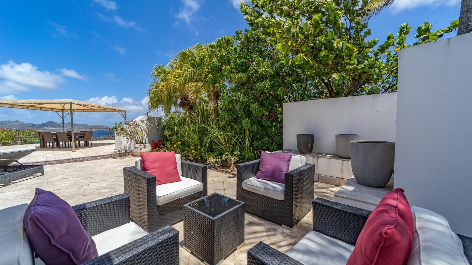 Ideally Located Bright Villa