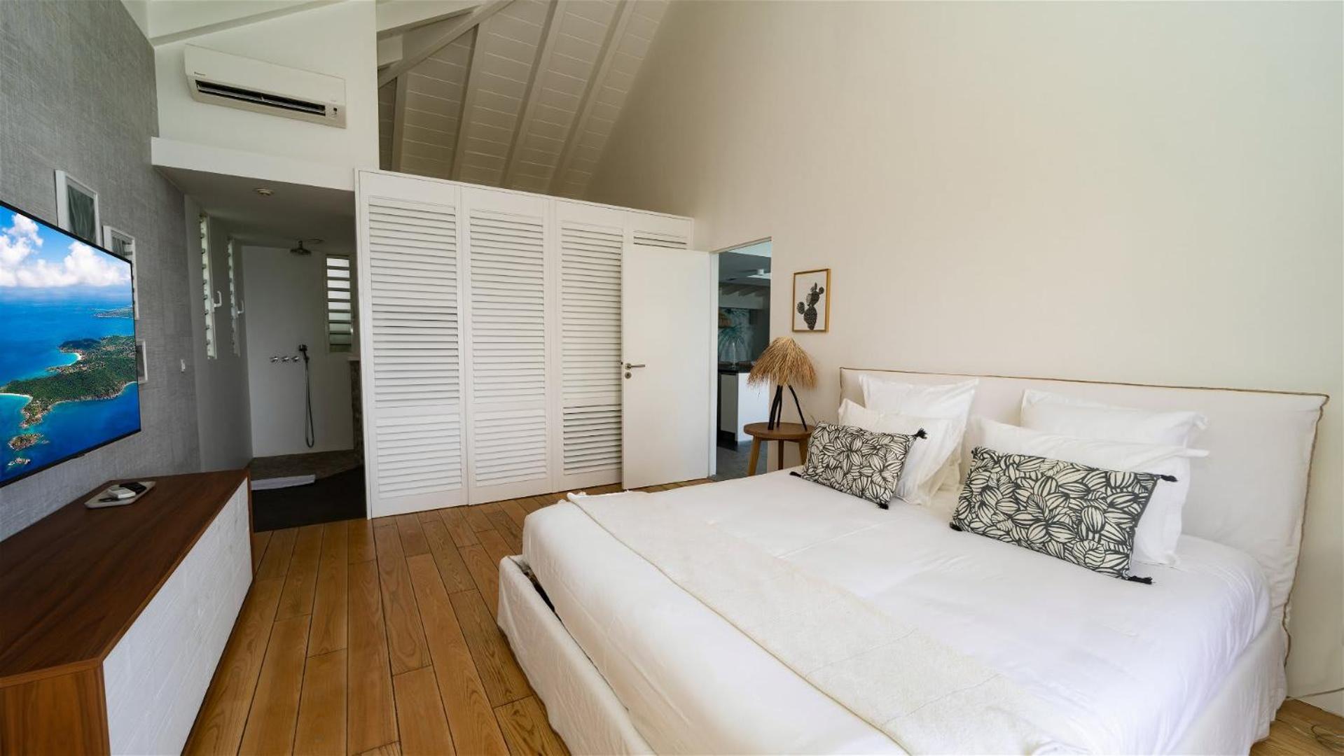 Warm villa furnished with refinement