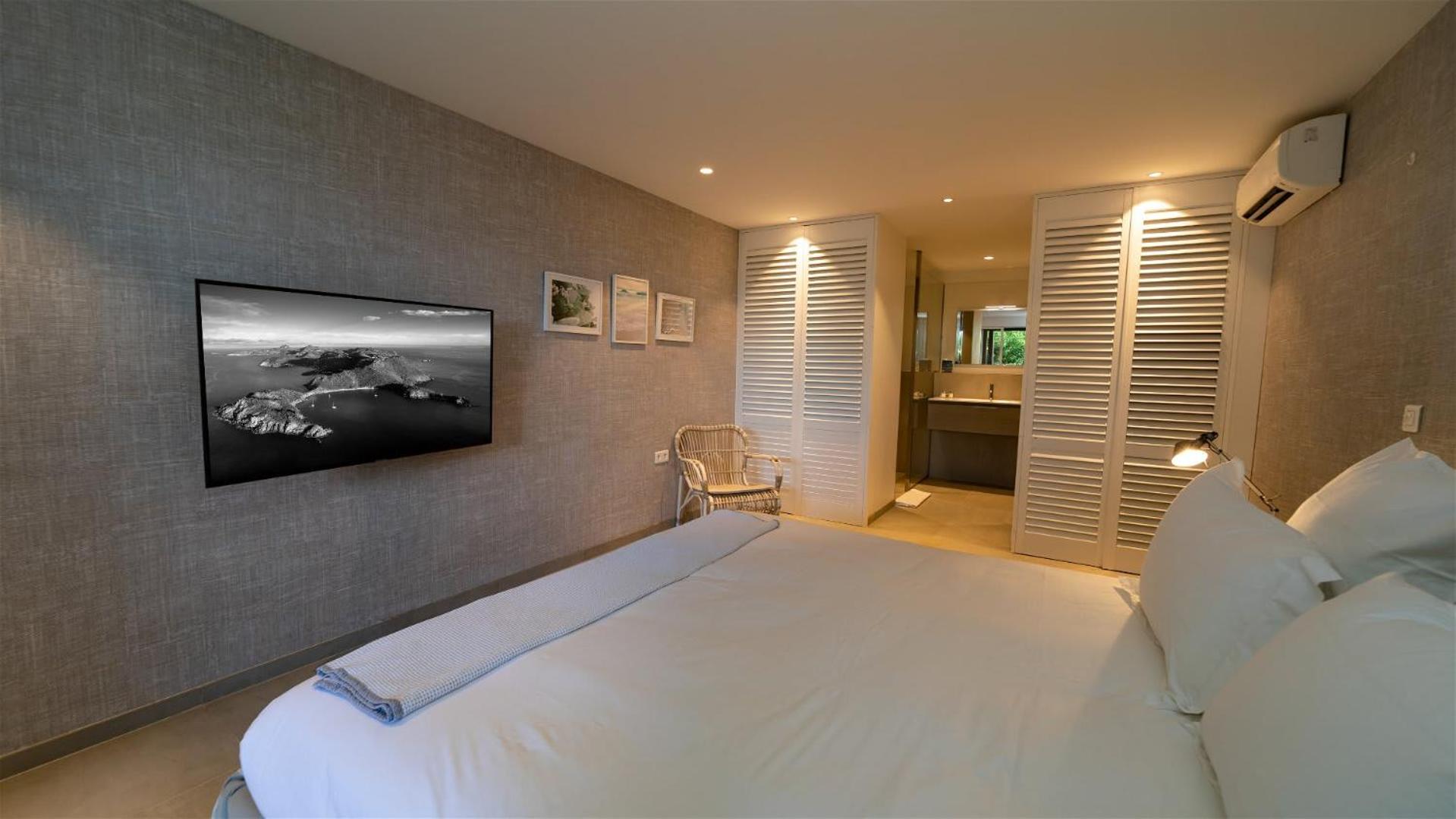 Warm villa furnished with refinement