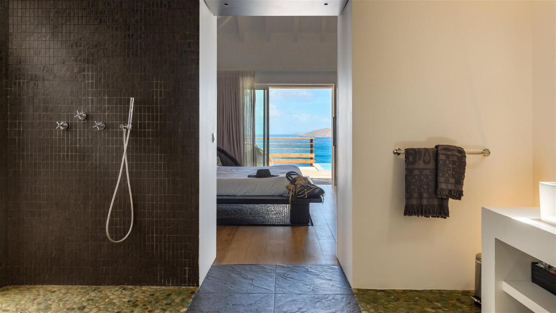 Warm villa furnished with refinement